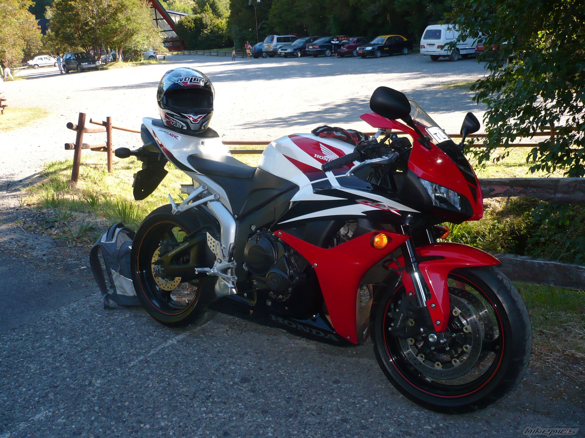Photo 1531612