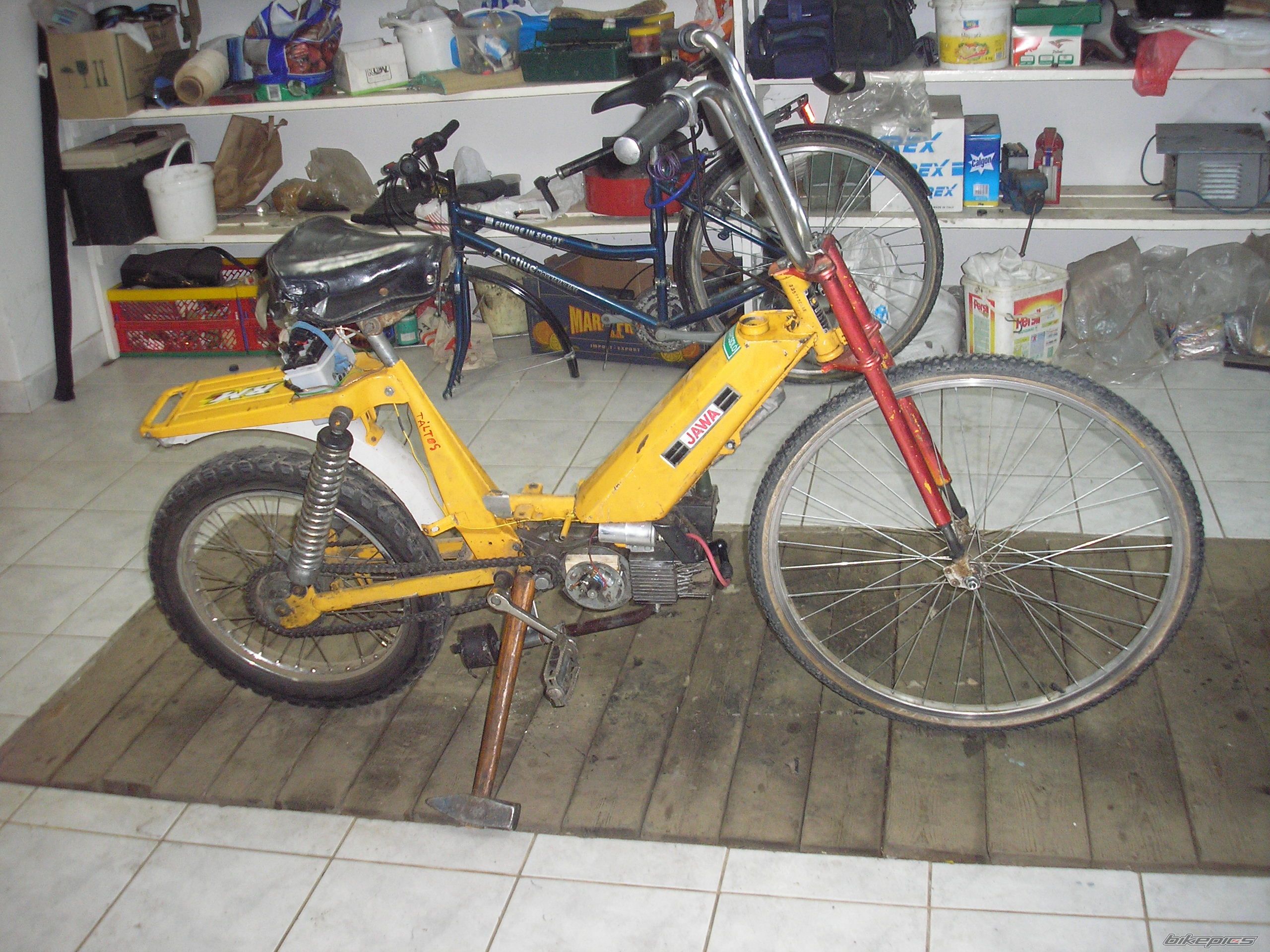 Photo 1532183