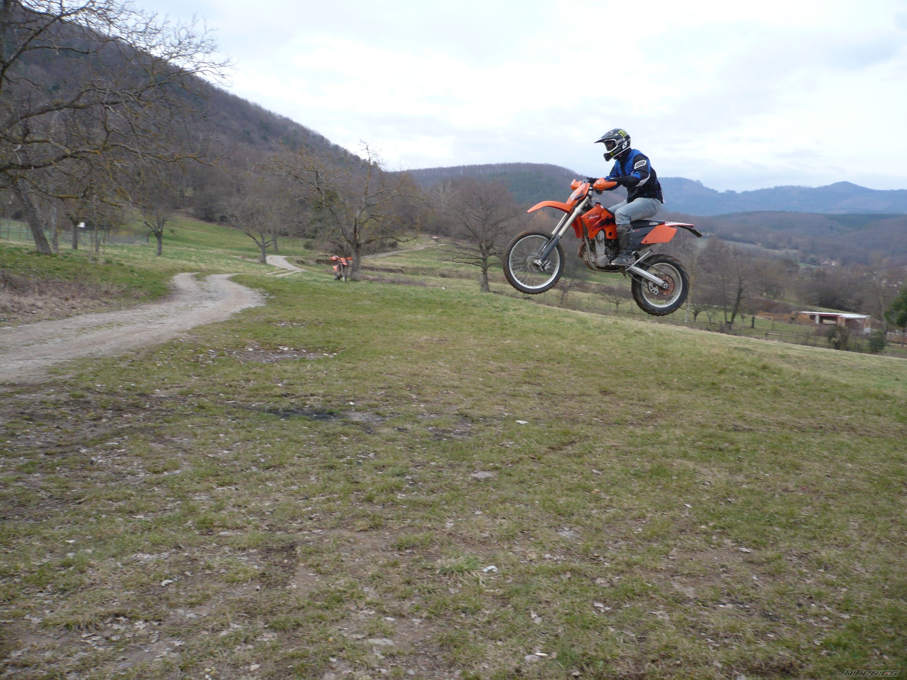 Photo 1532302