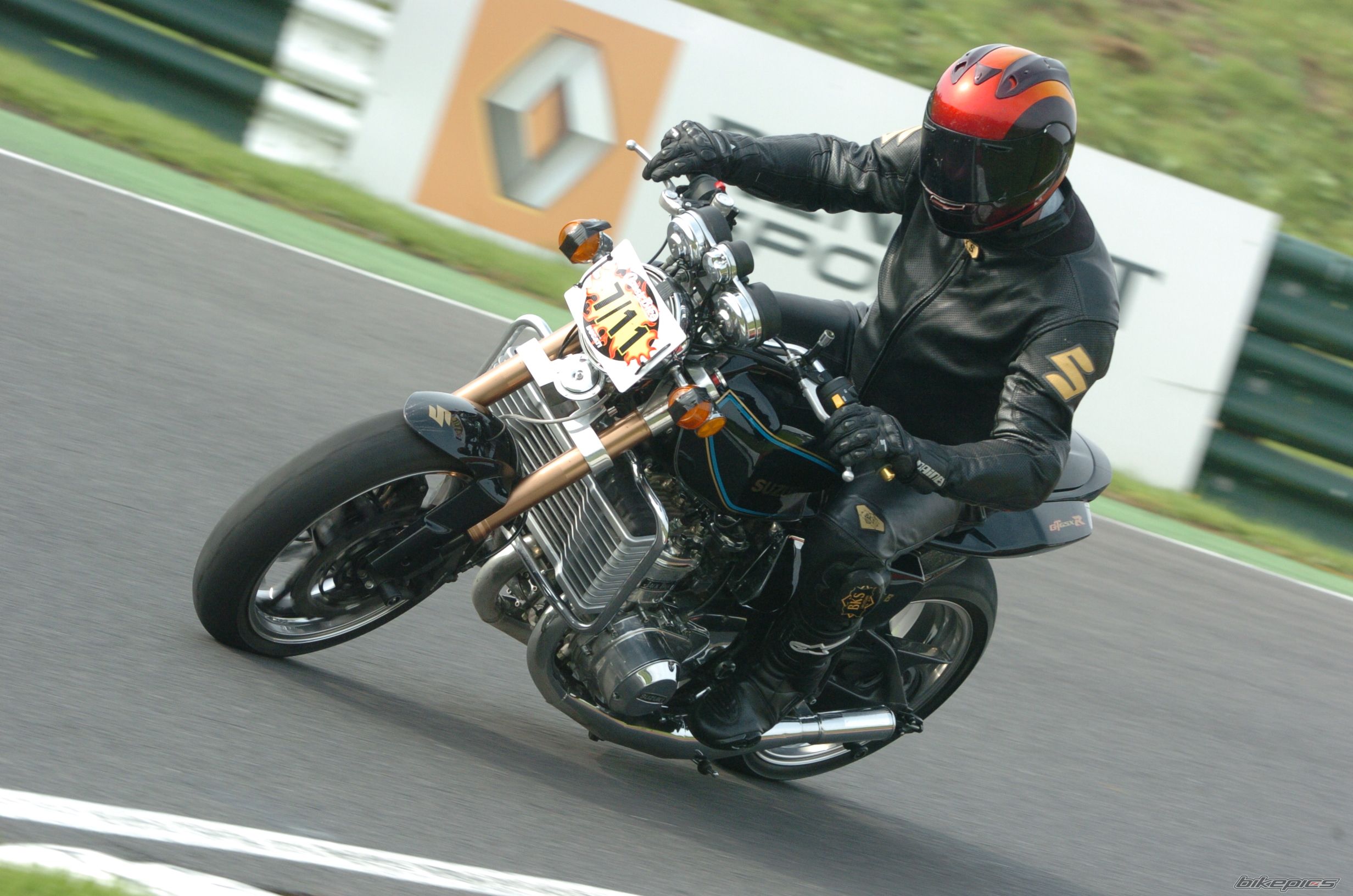 Photo 1532442