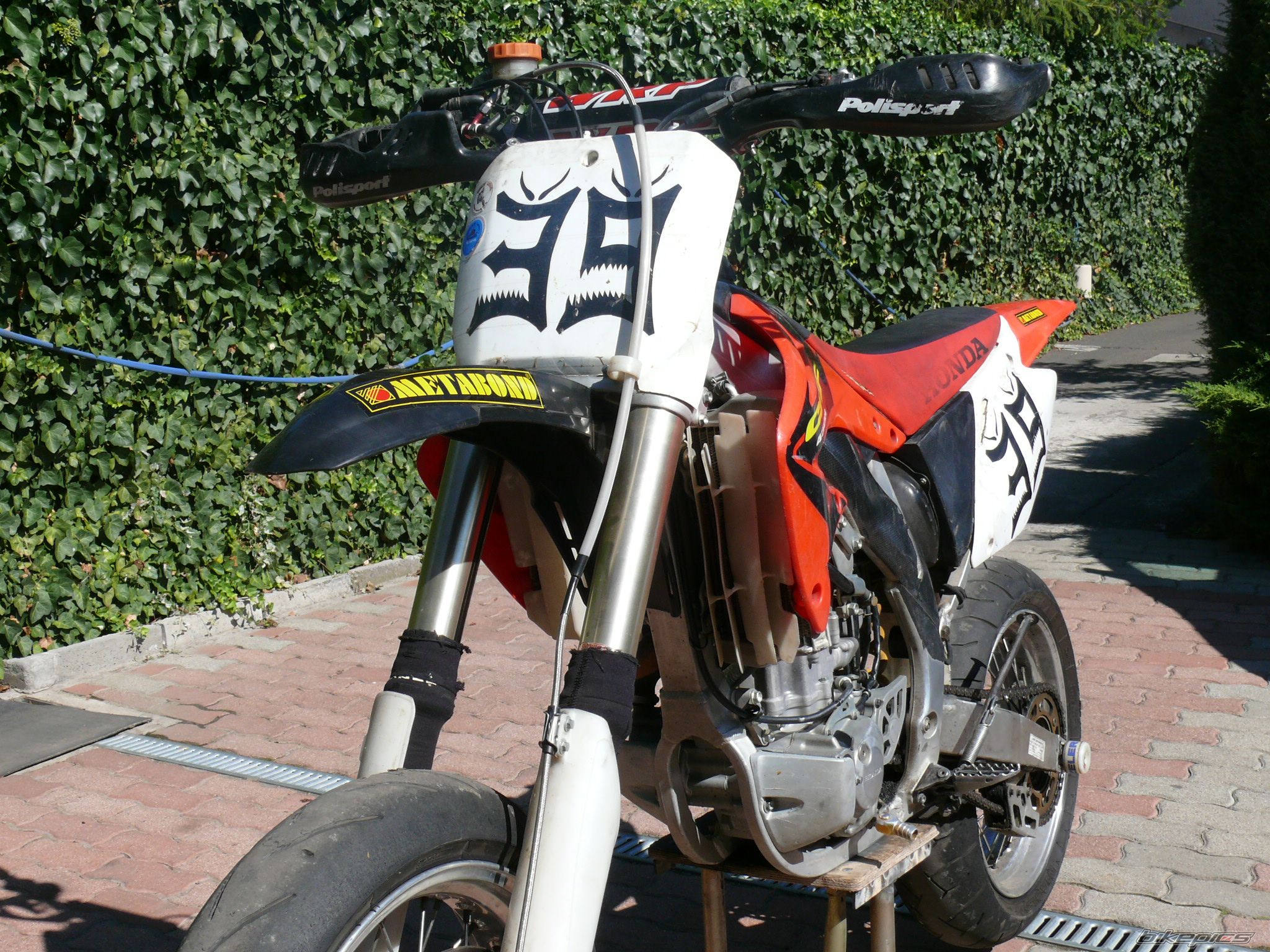 Photo 1532630