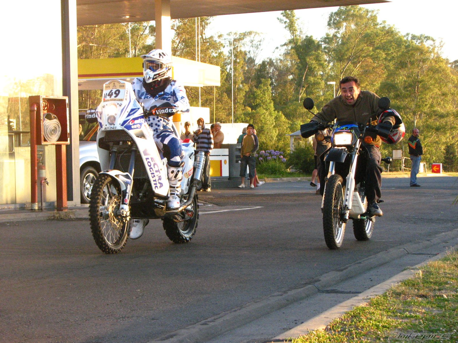 Photo 1532969