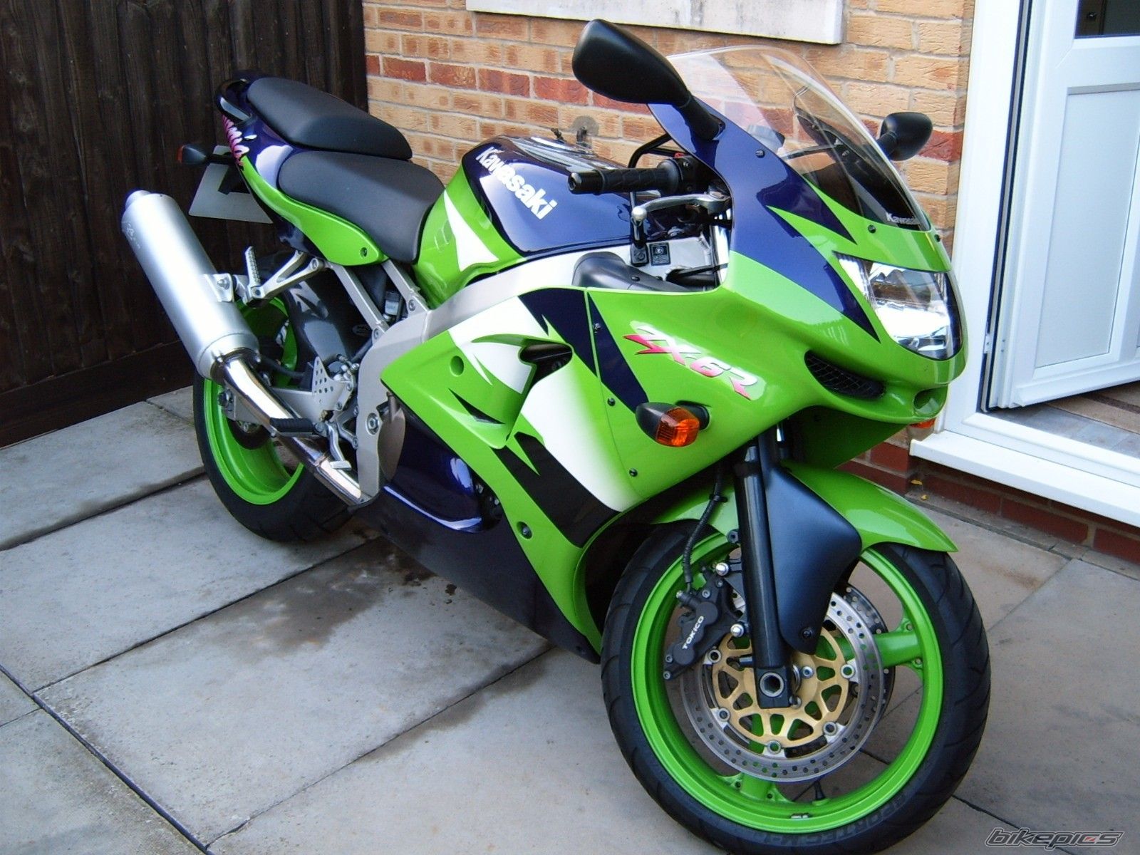 Photo 1533204