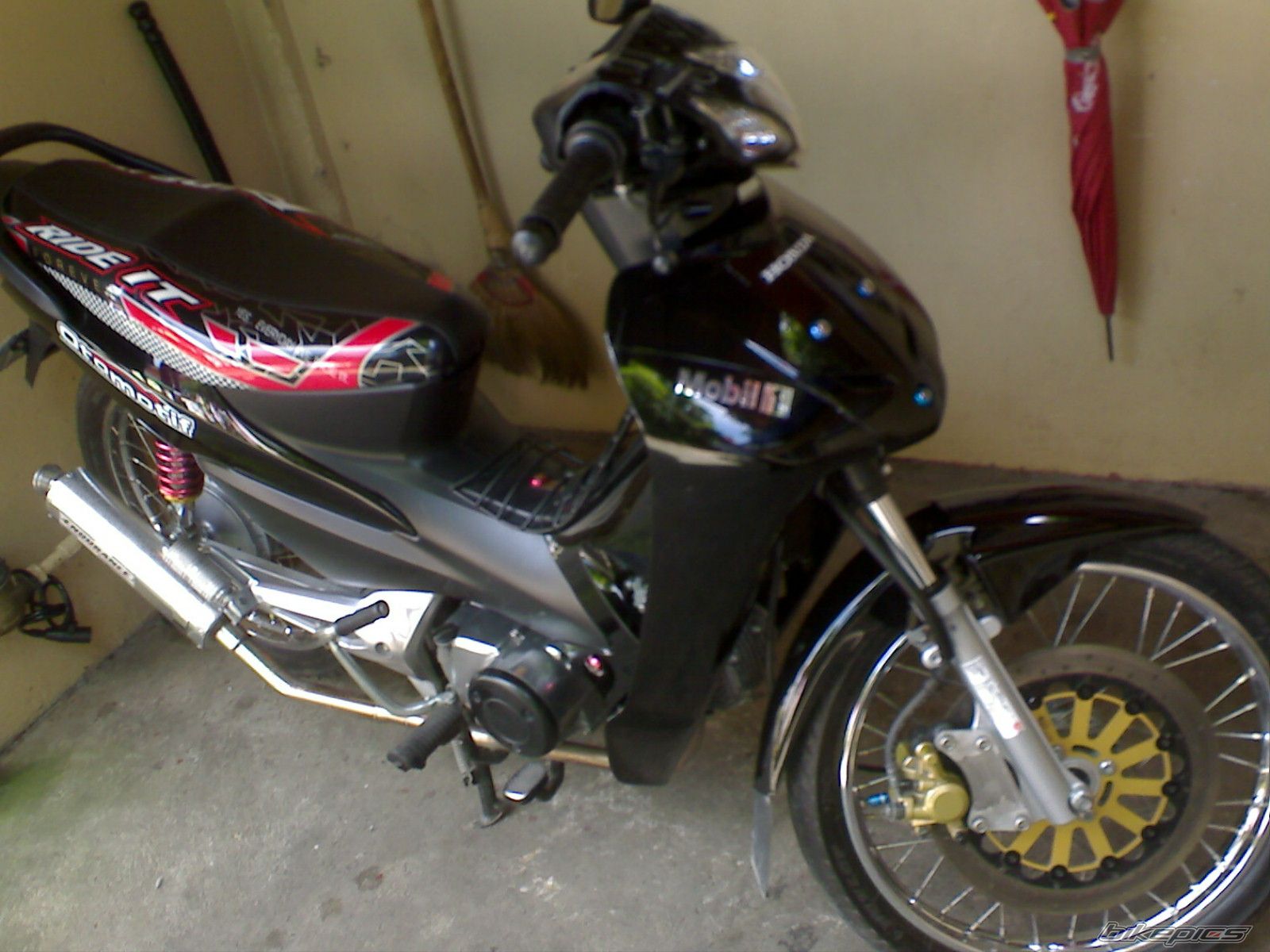 Photo 1533352