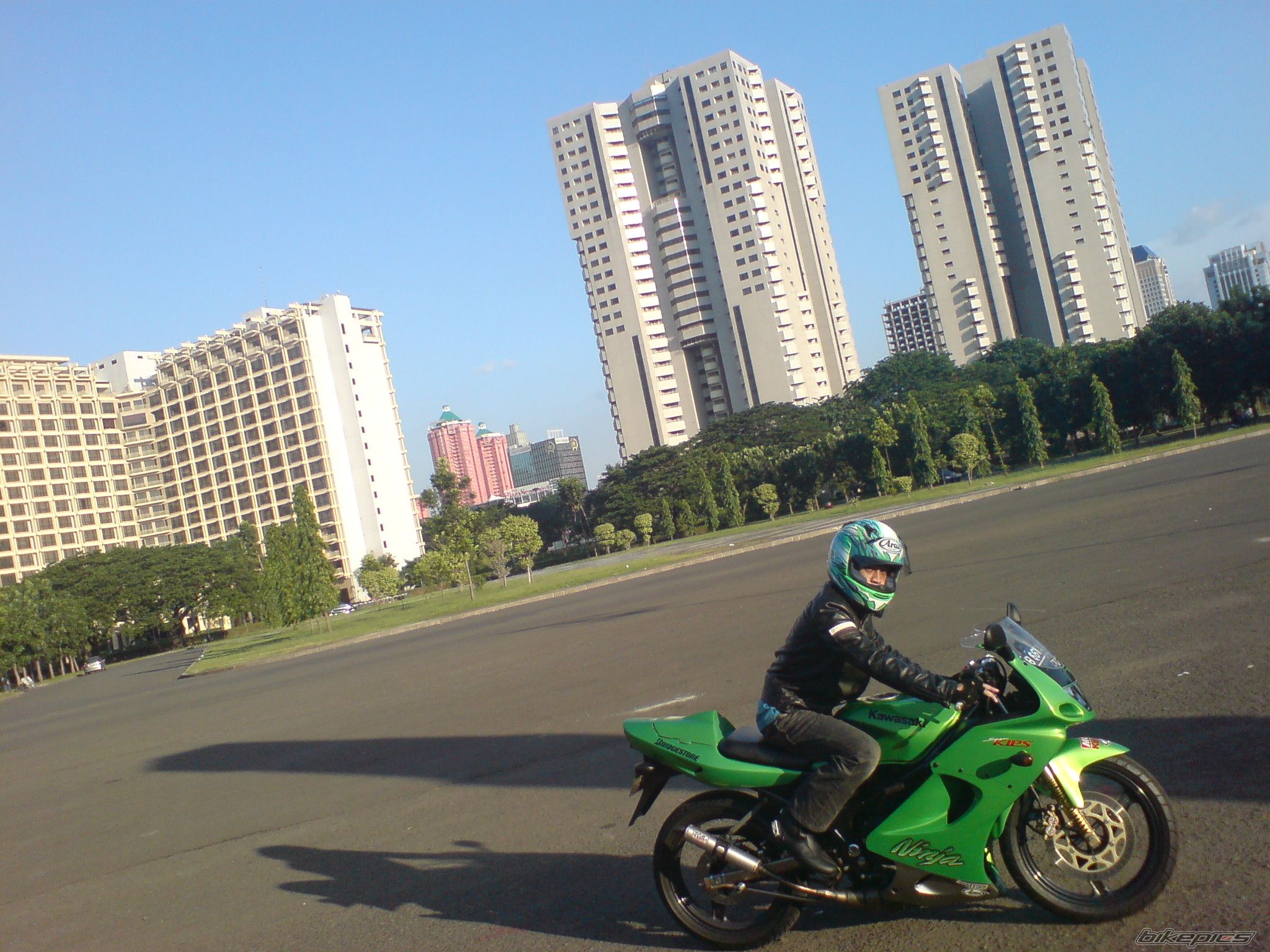 Photo 1533746