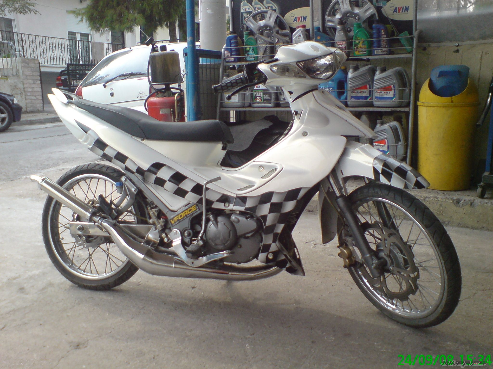 Photo 1533893