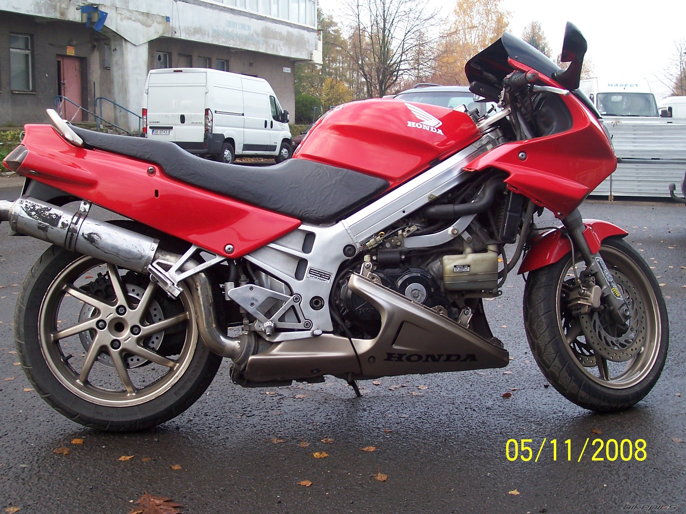 Photo 1533972