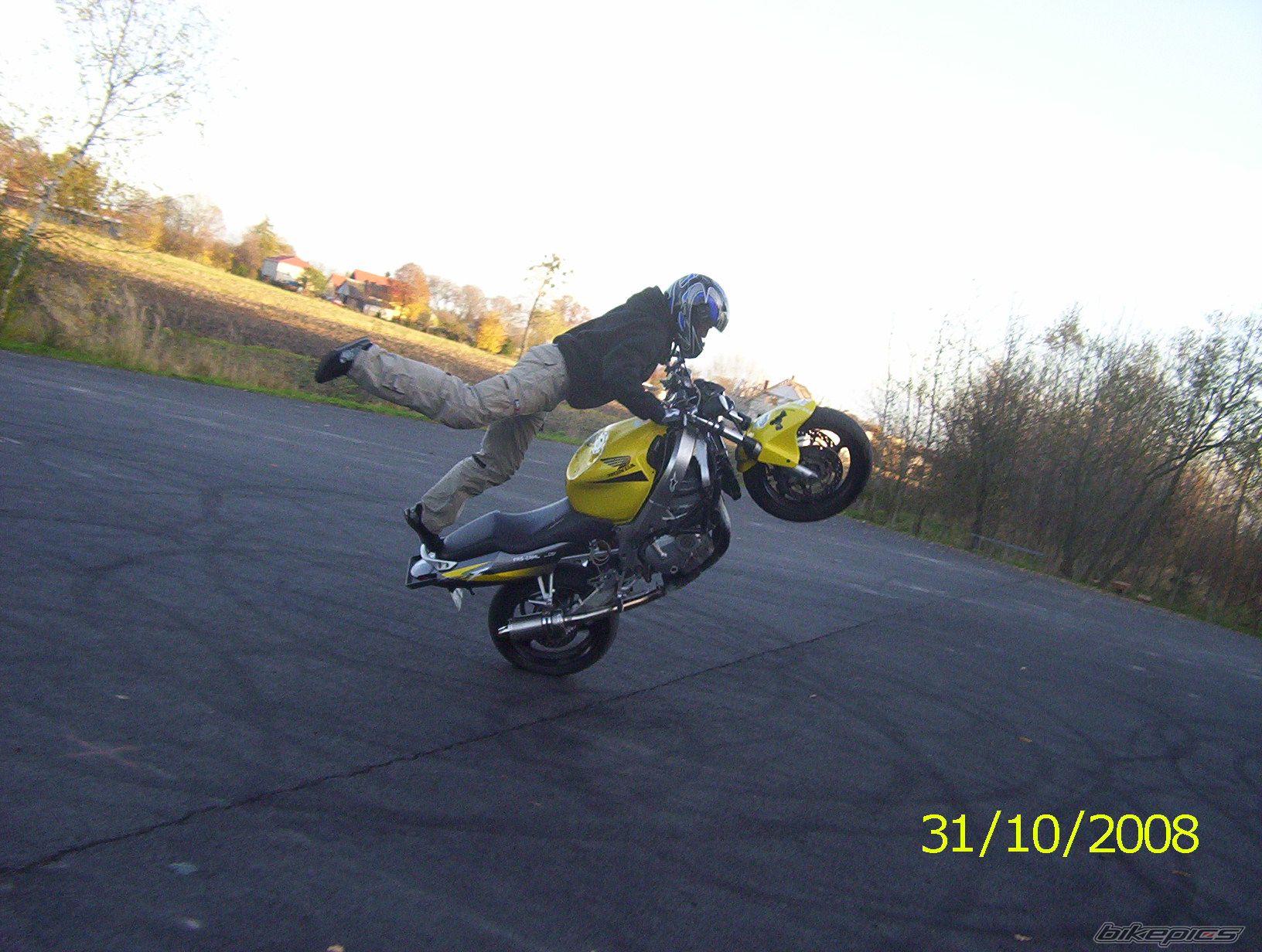 Photo 1534592