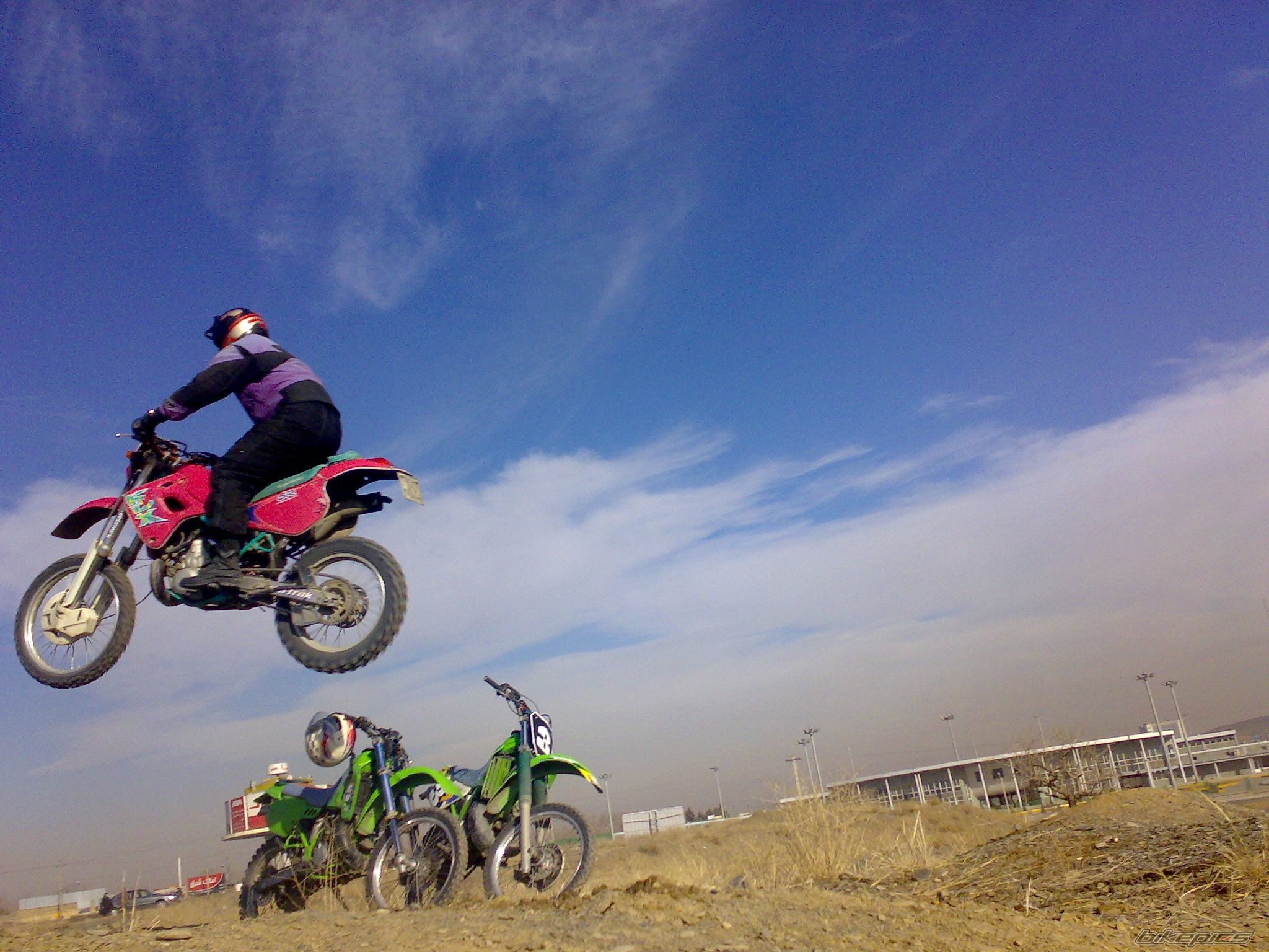 Photo 1534741