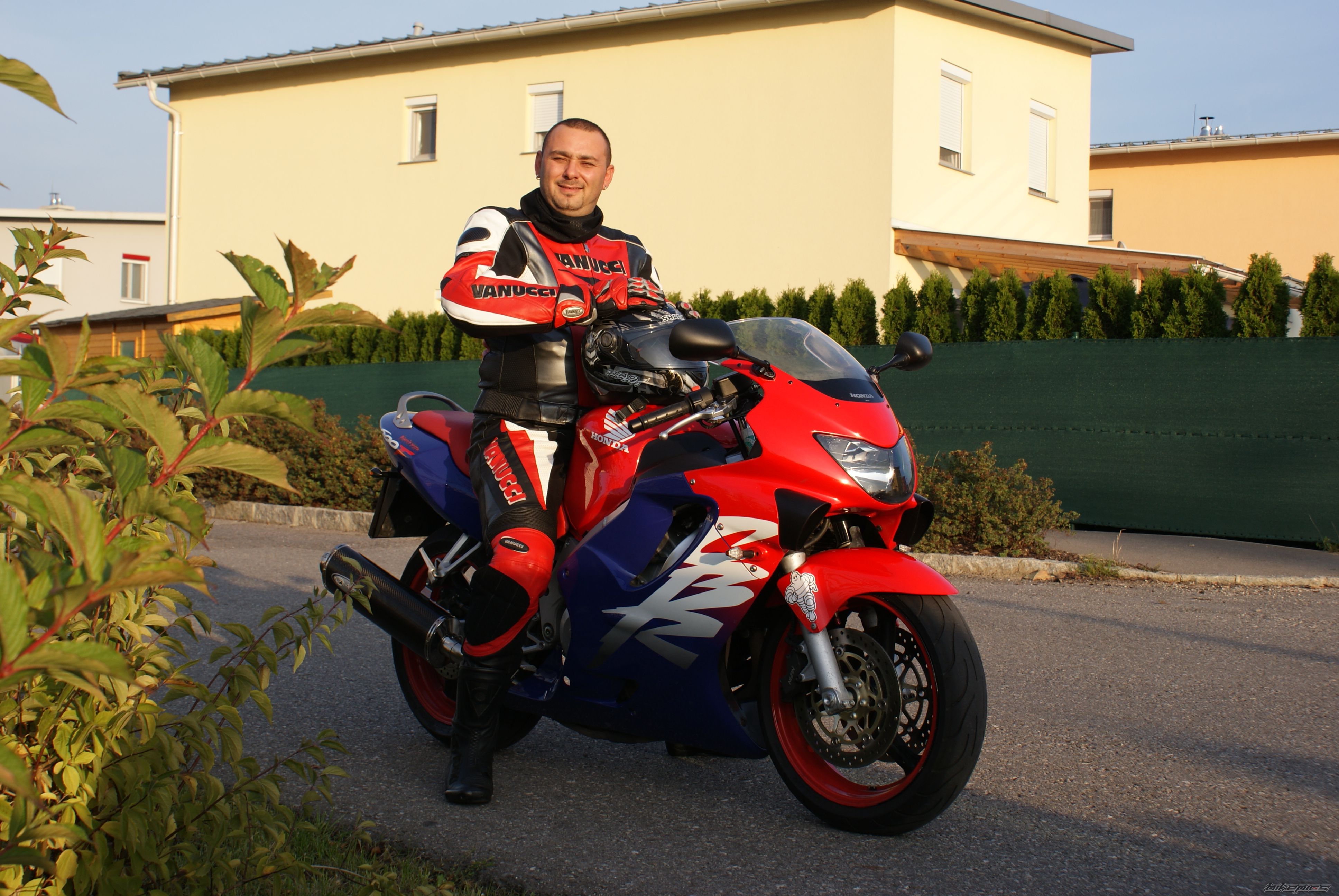 Bike Photo 1536495