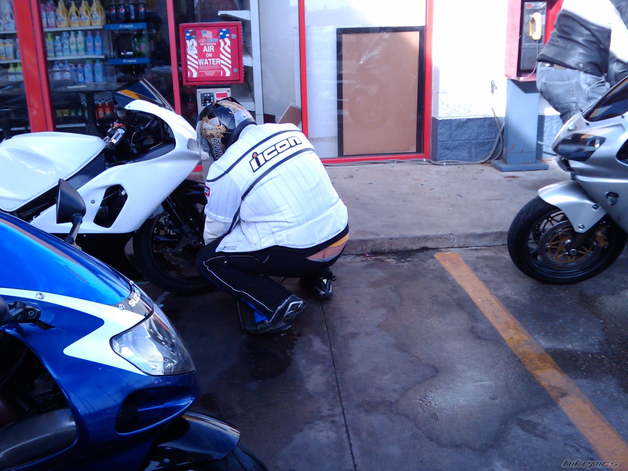 Photo 1537473