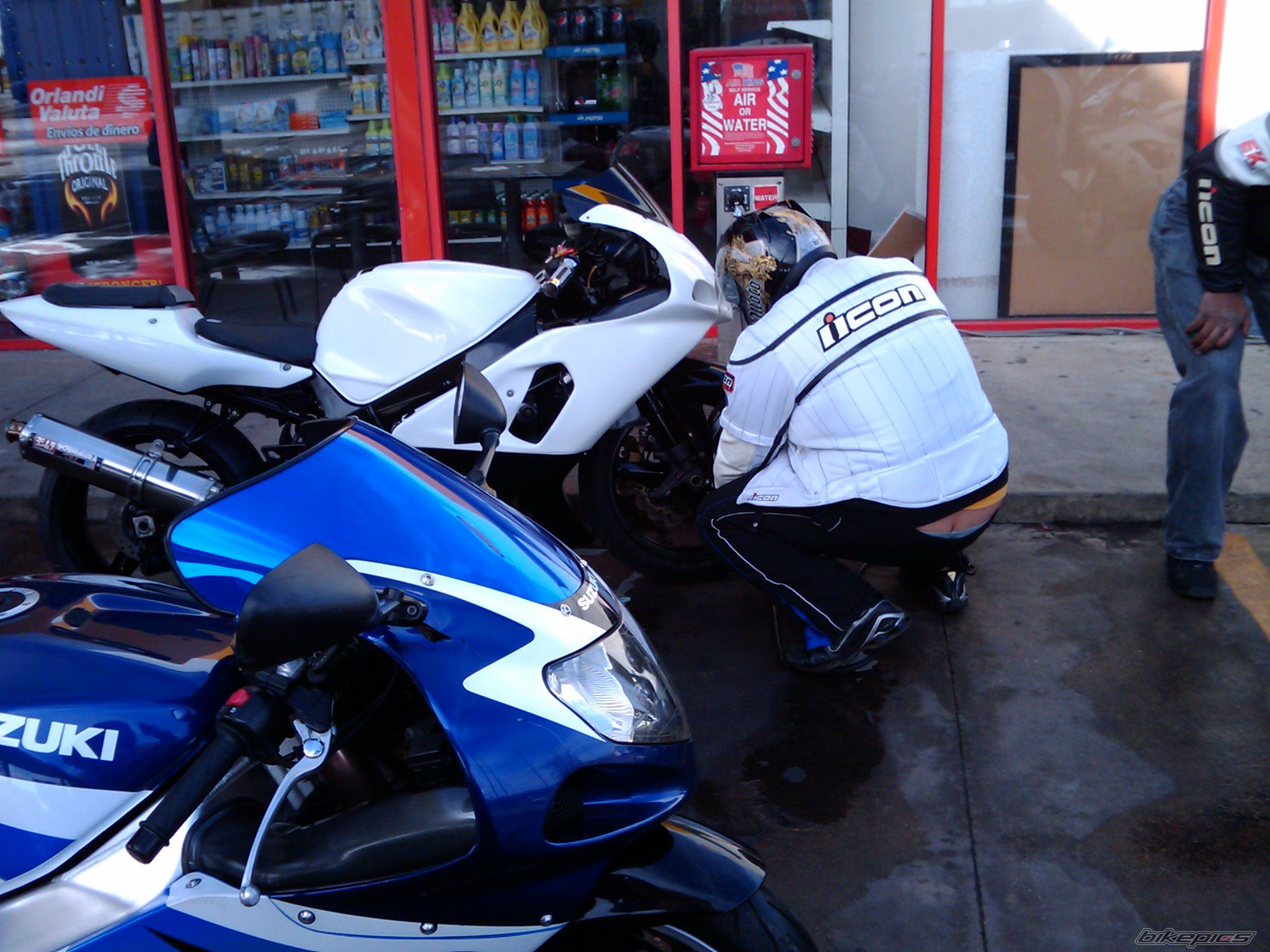 Photo 1537474