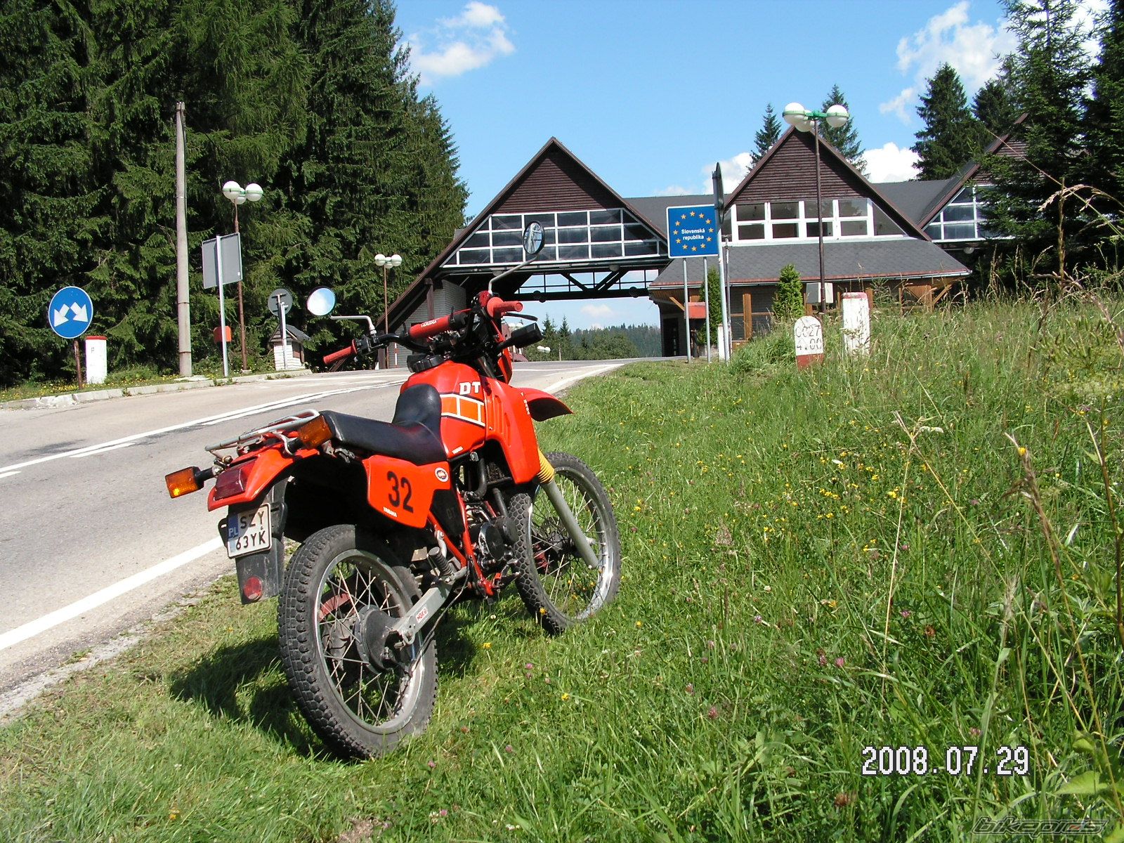 Photo 1537748