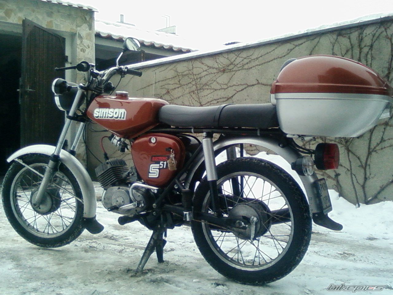 Photo 1537778