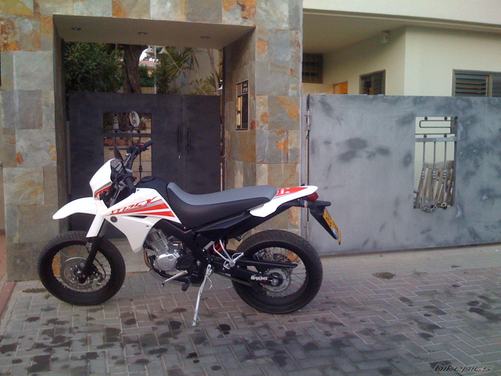Photo 1540730