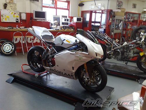 Photo 1541217
