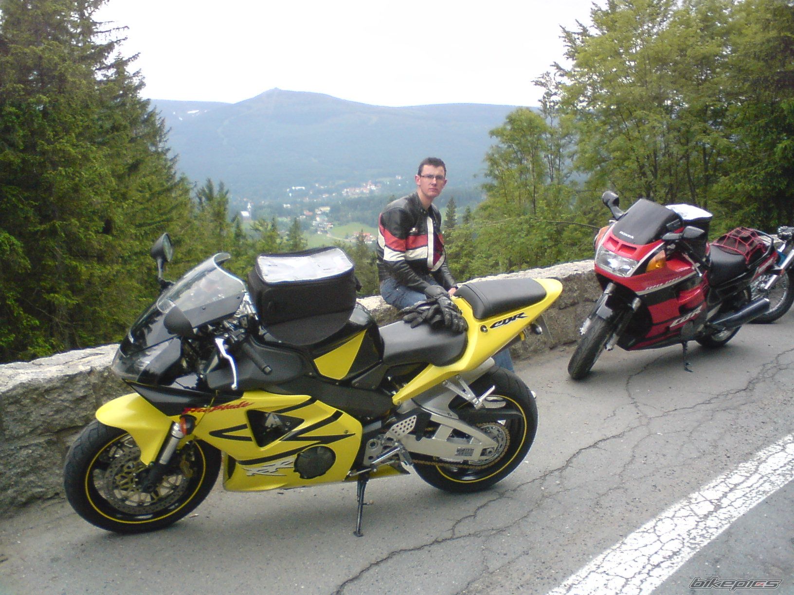 Photo 1542051