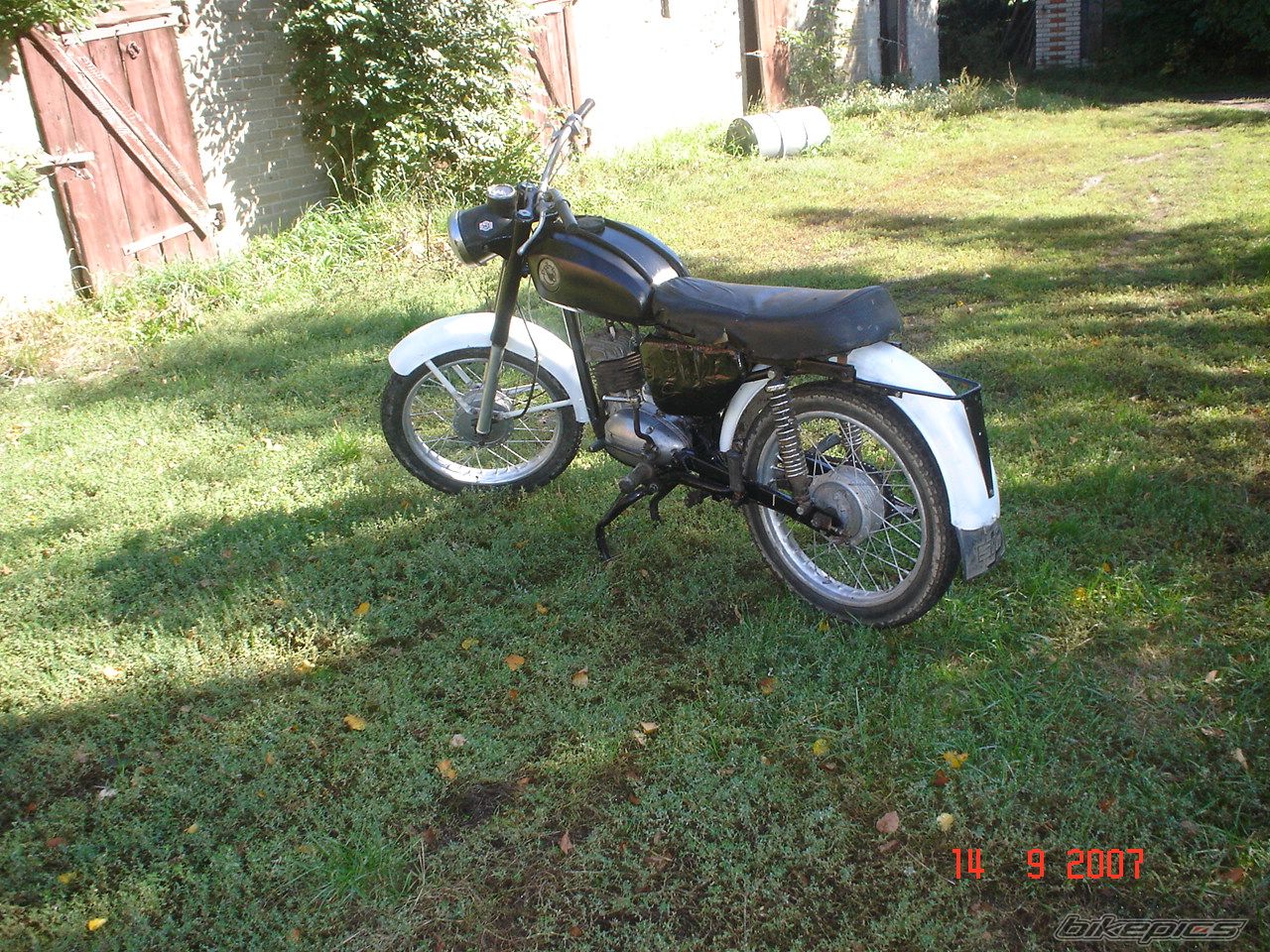 Photo 1542411