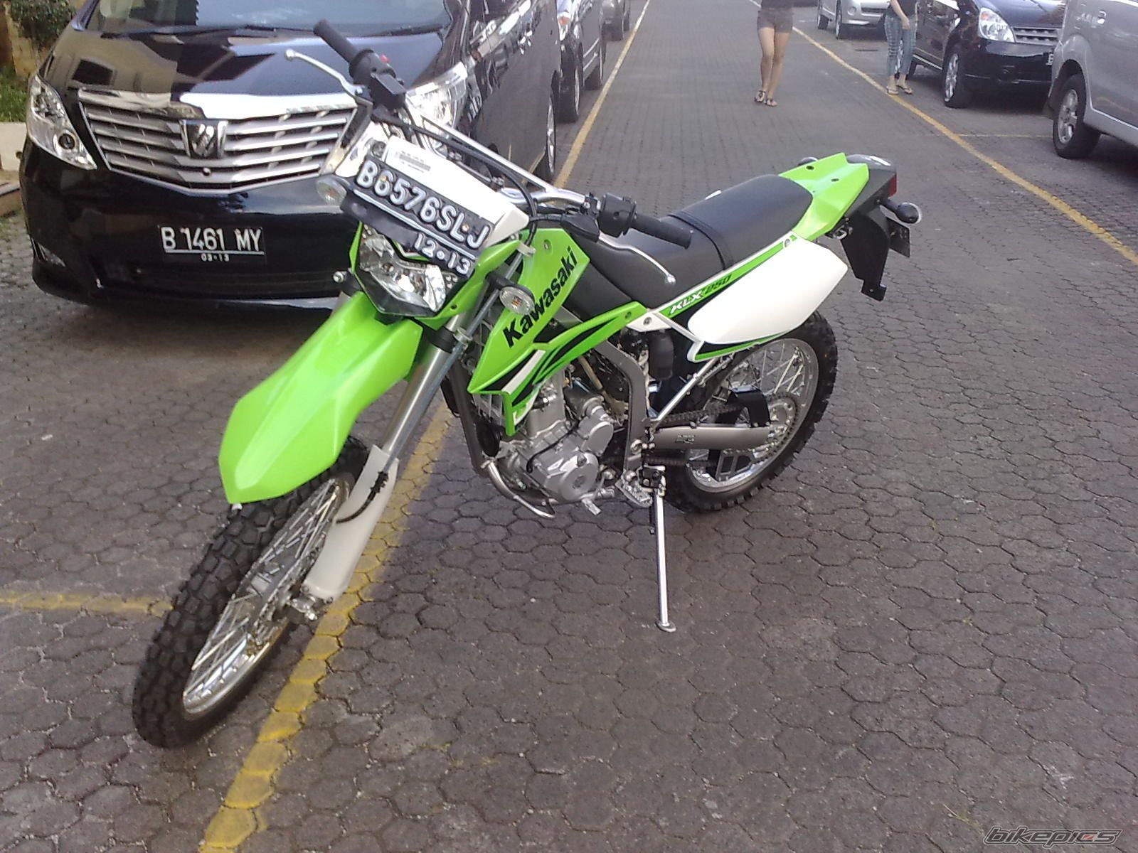 Photo 1542904