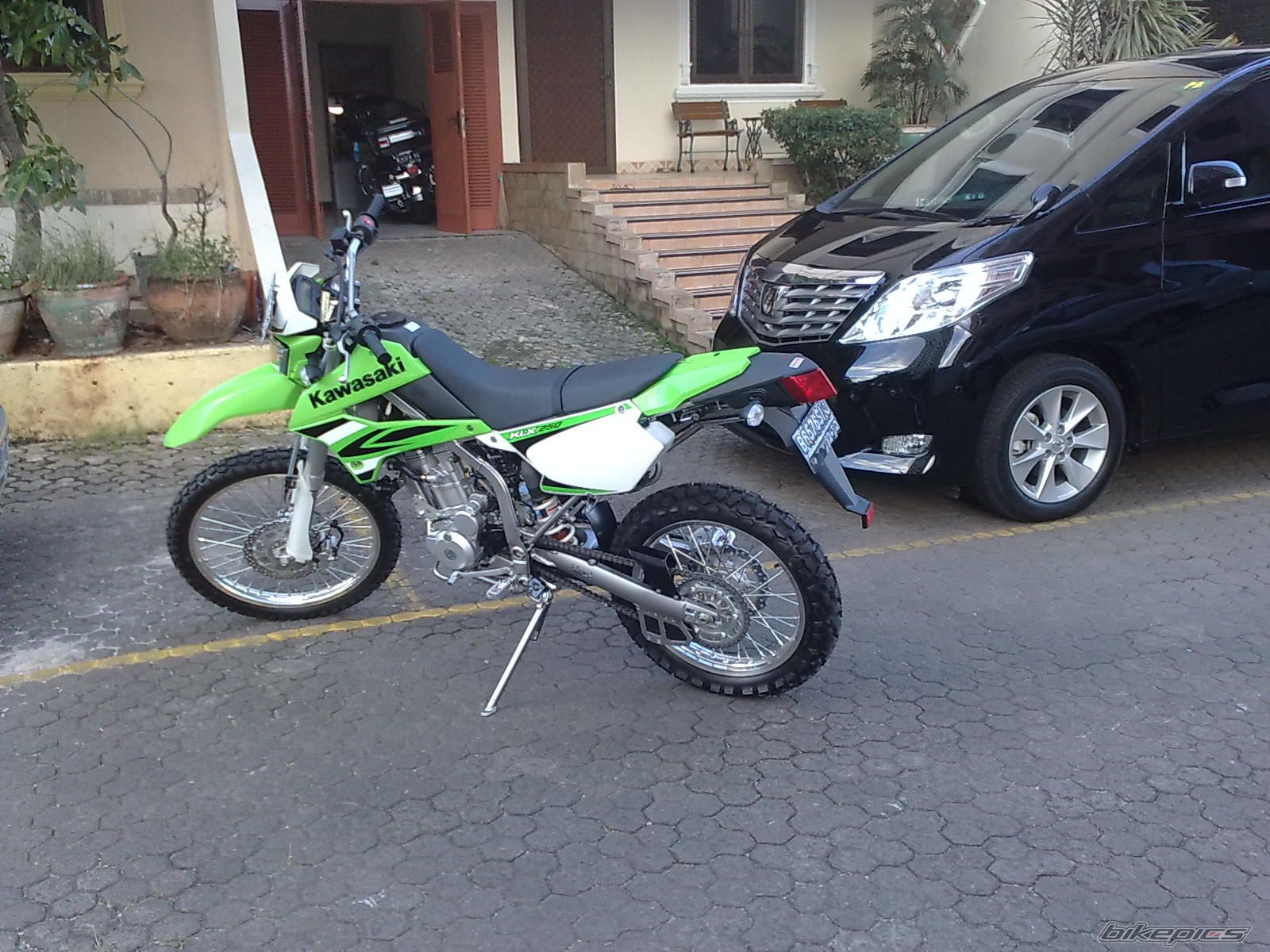 Photo 1542905