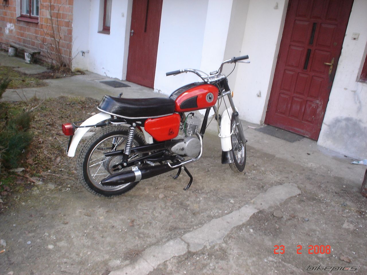 Photo 1543136