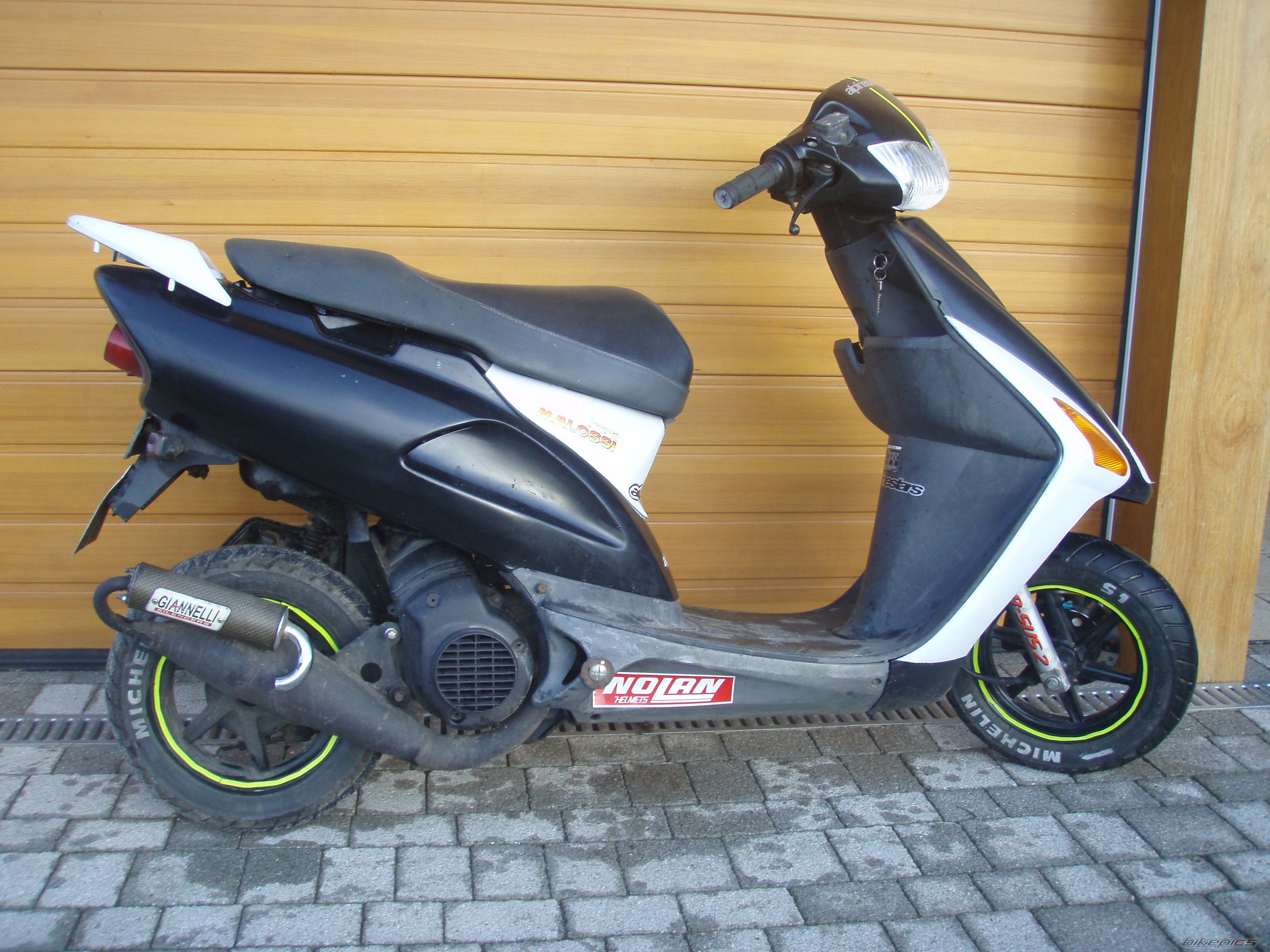 Photo 1543367