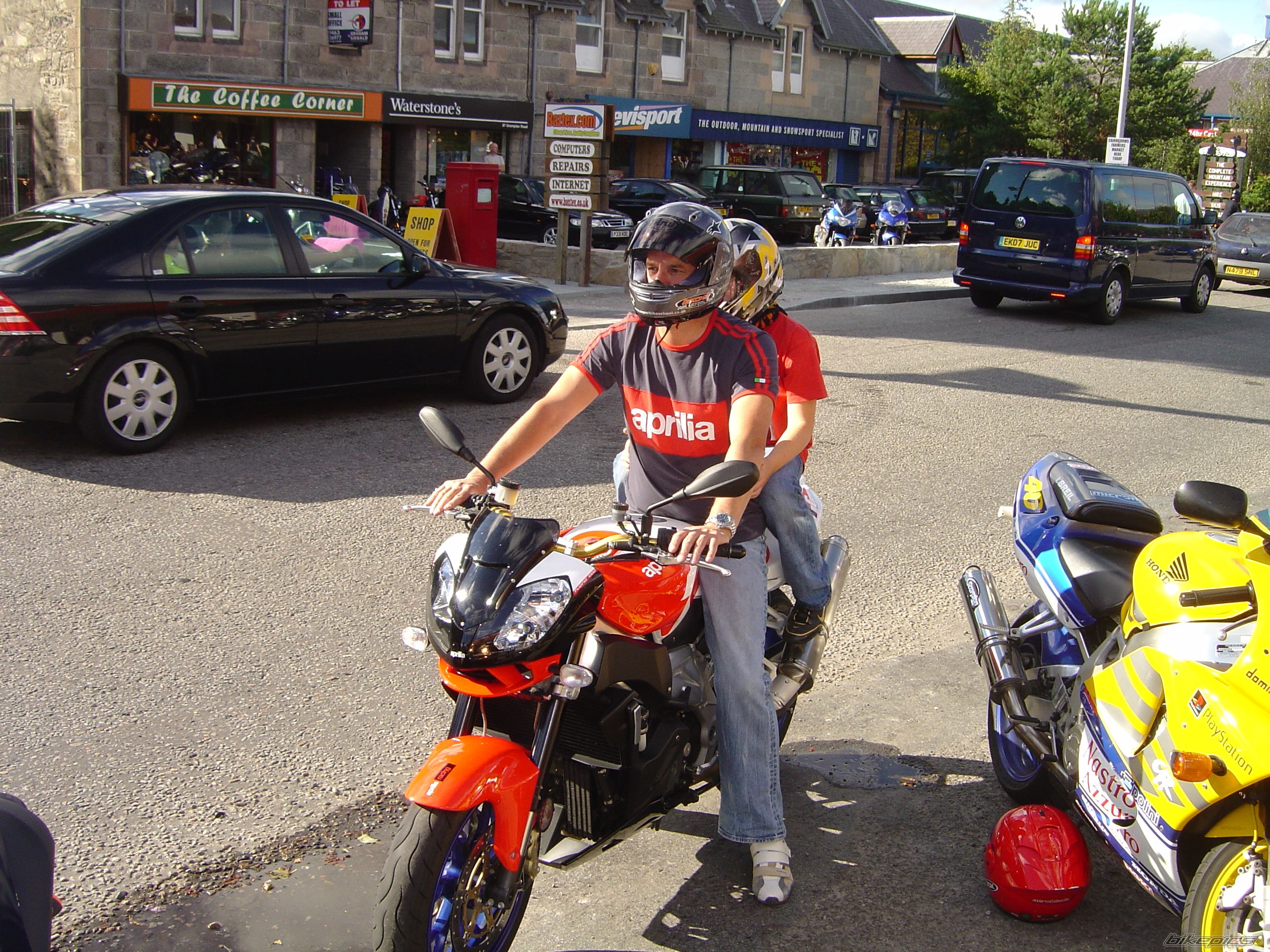 Photo 1543810