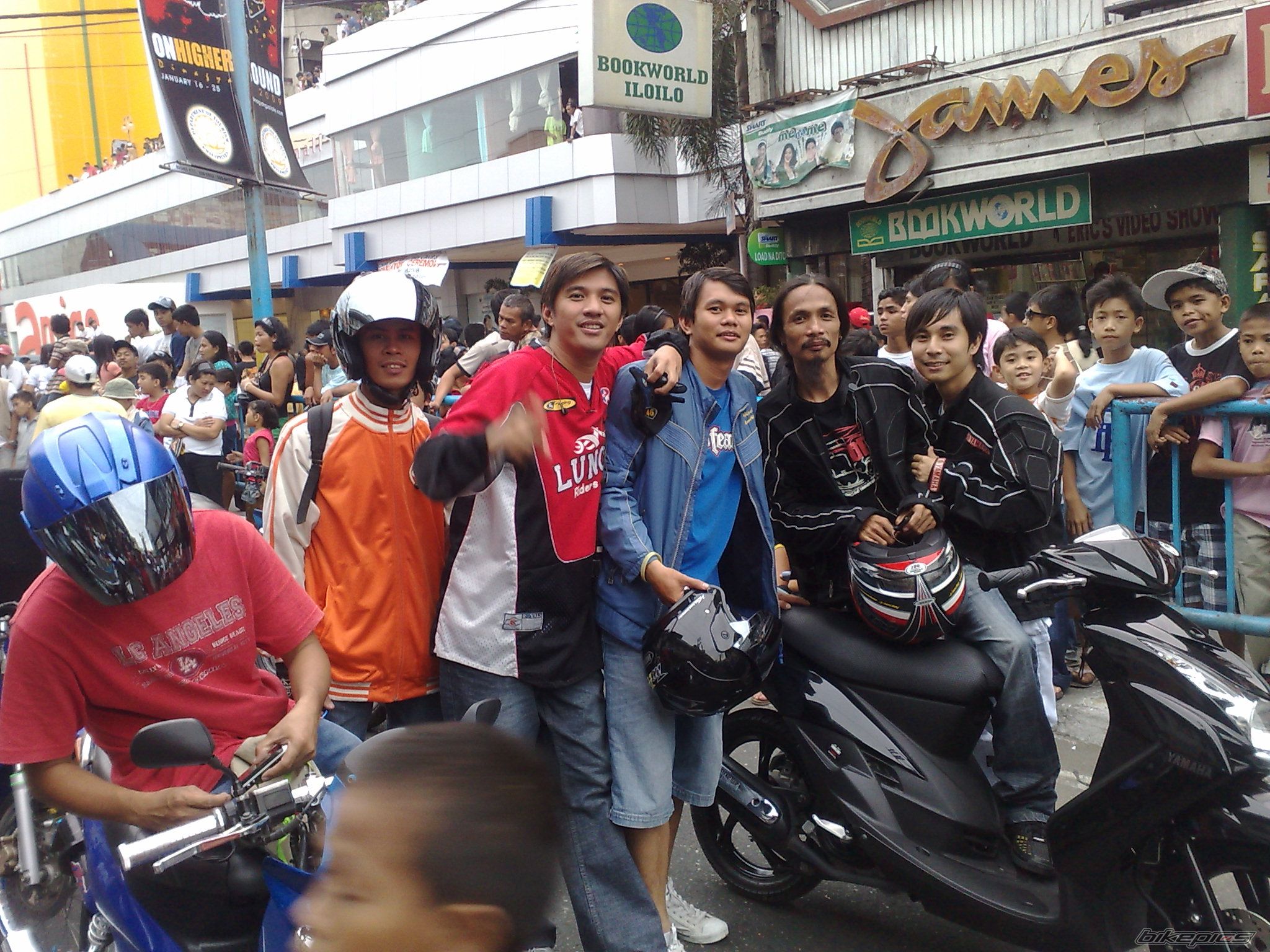 Photo 1543888