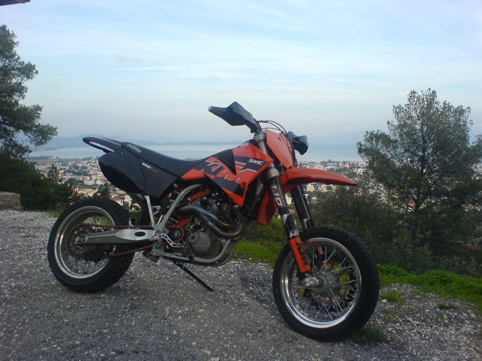 Photo 1544009