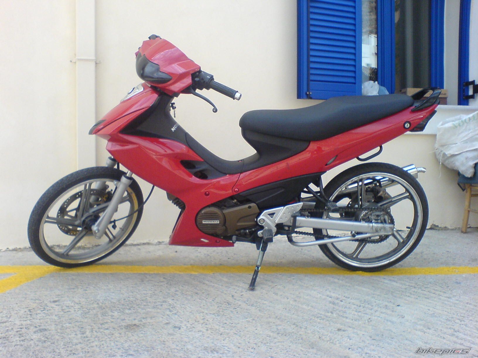 Photo 1544229
