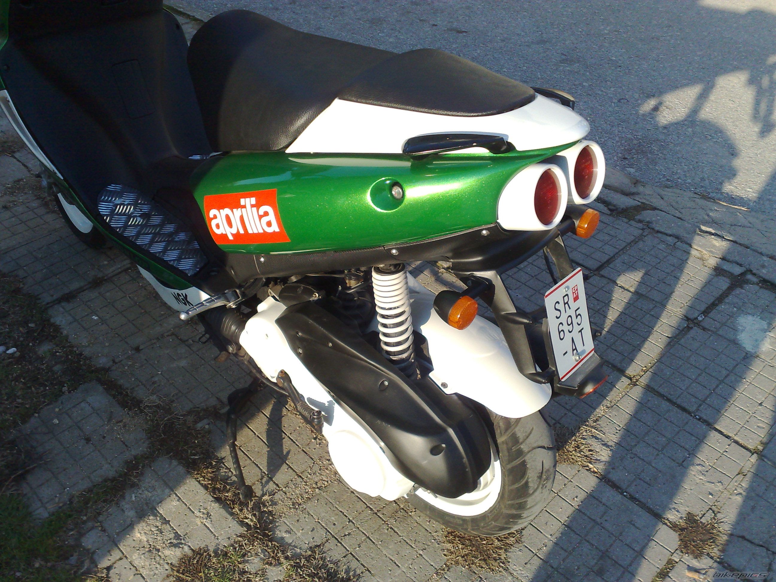 Photo 1544305