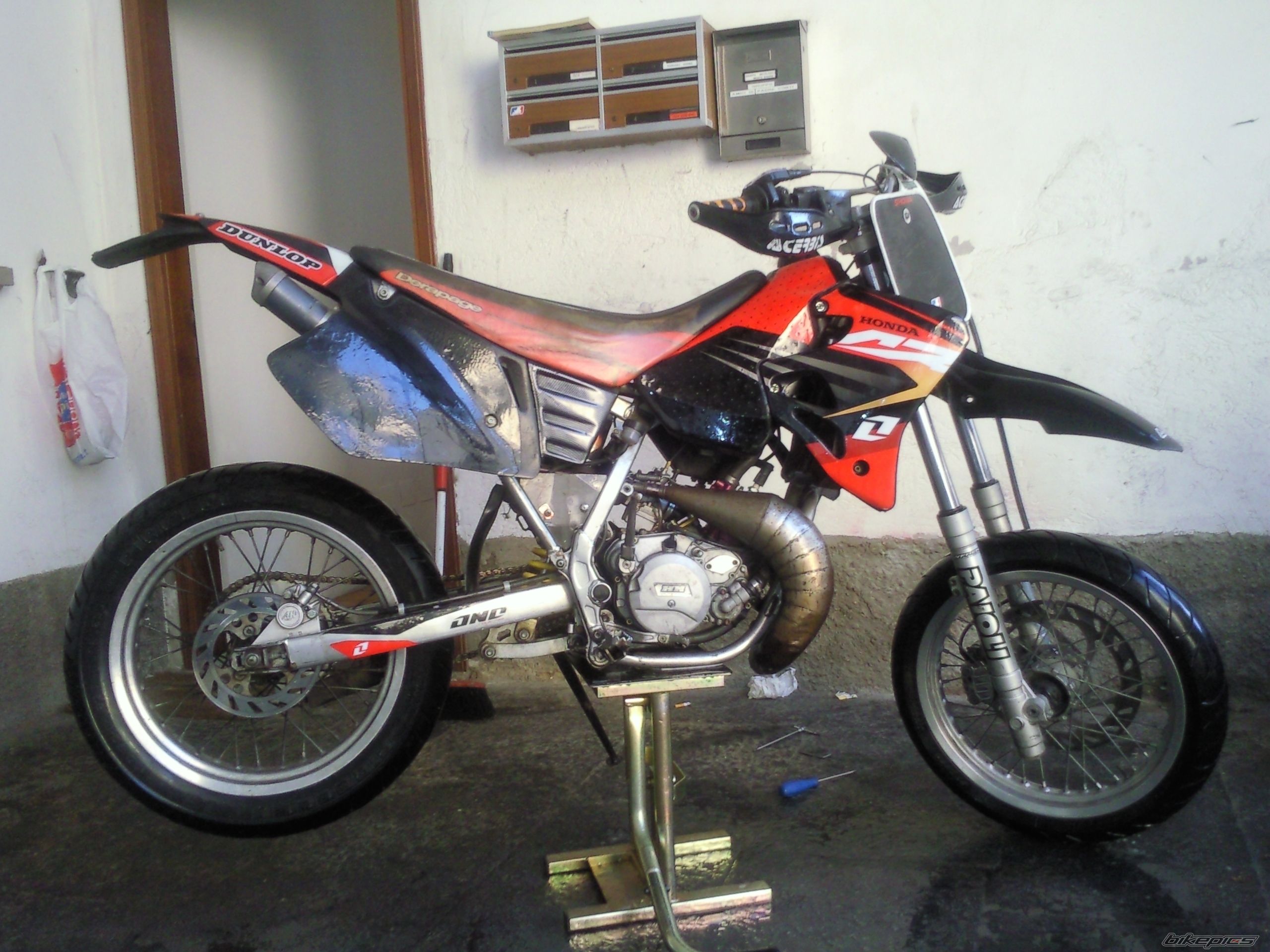 Photo 1544340