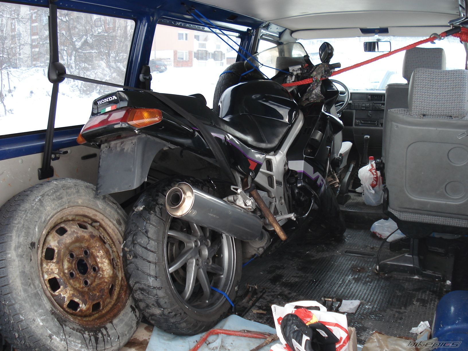 Photo 1544512