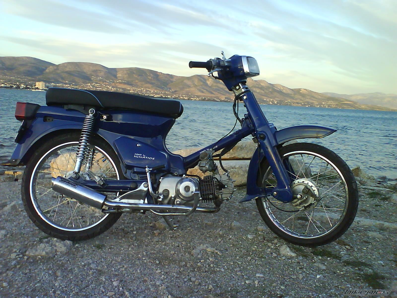 Photo 1544936