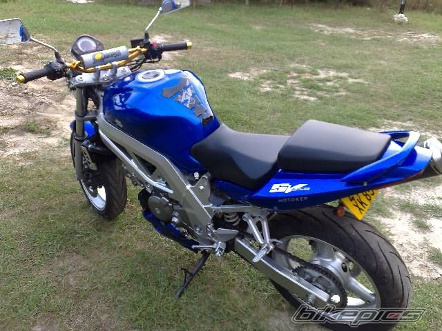Photo 1544971