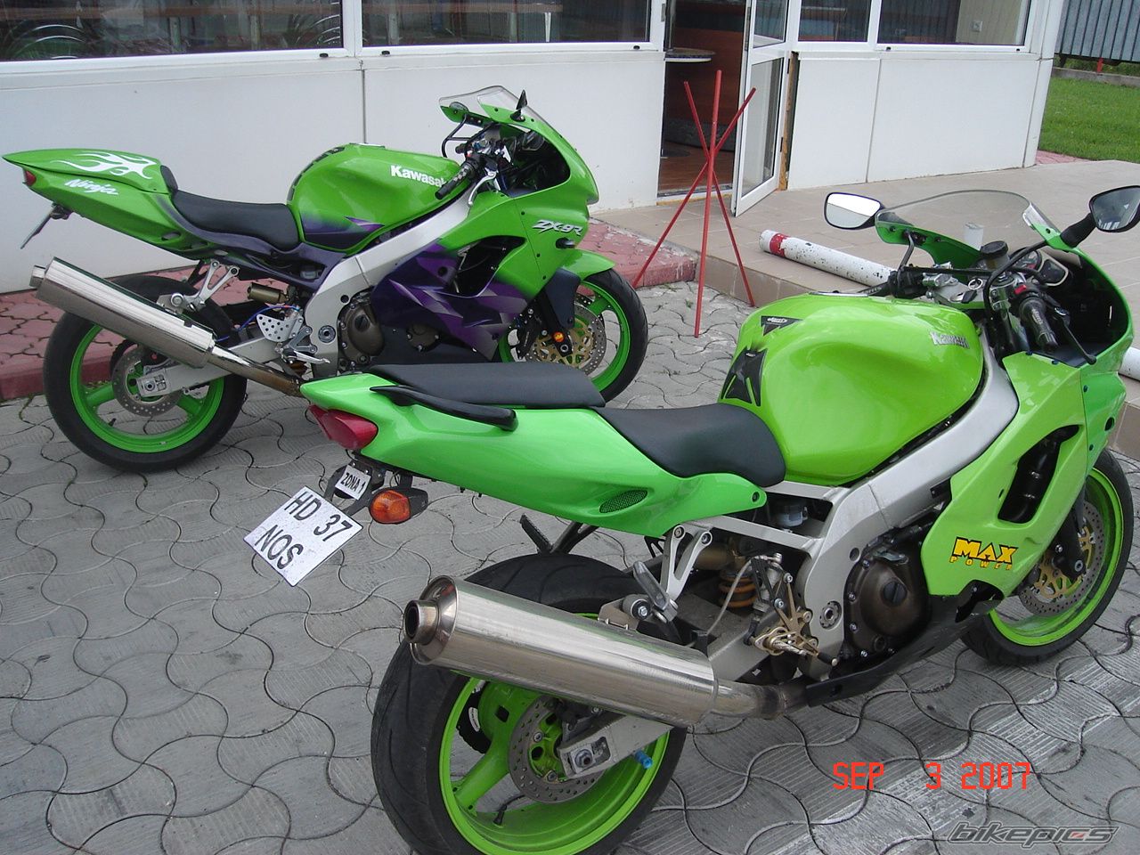 Photo 1545048