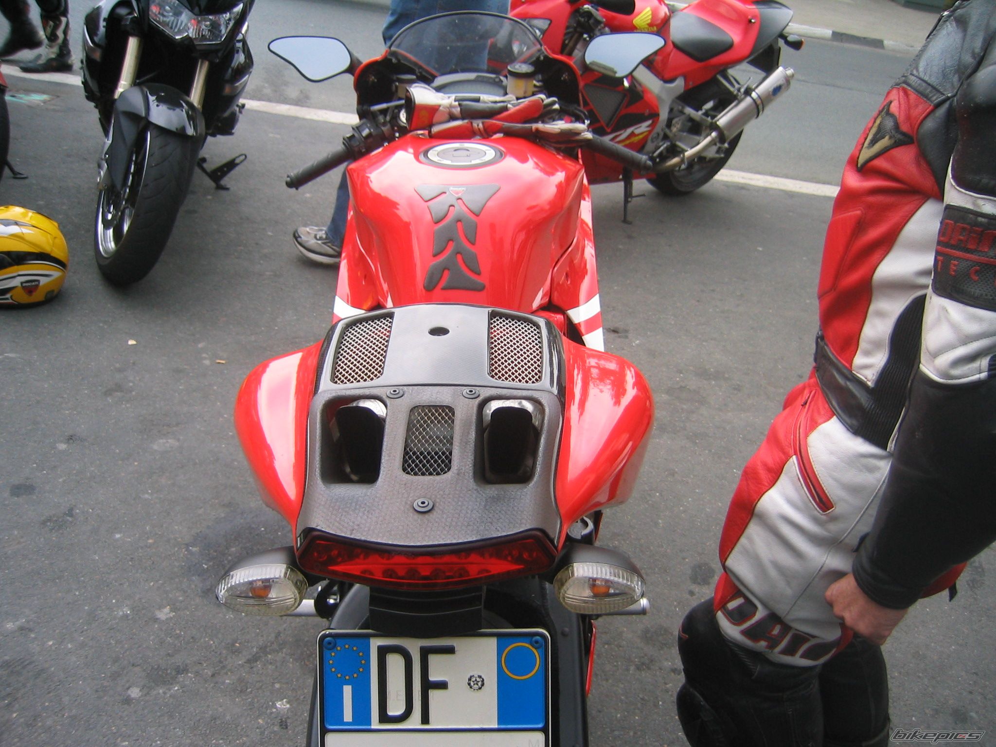 Photo 1545574