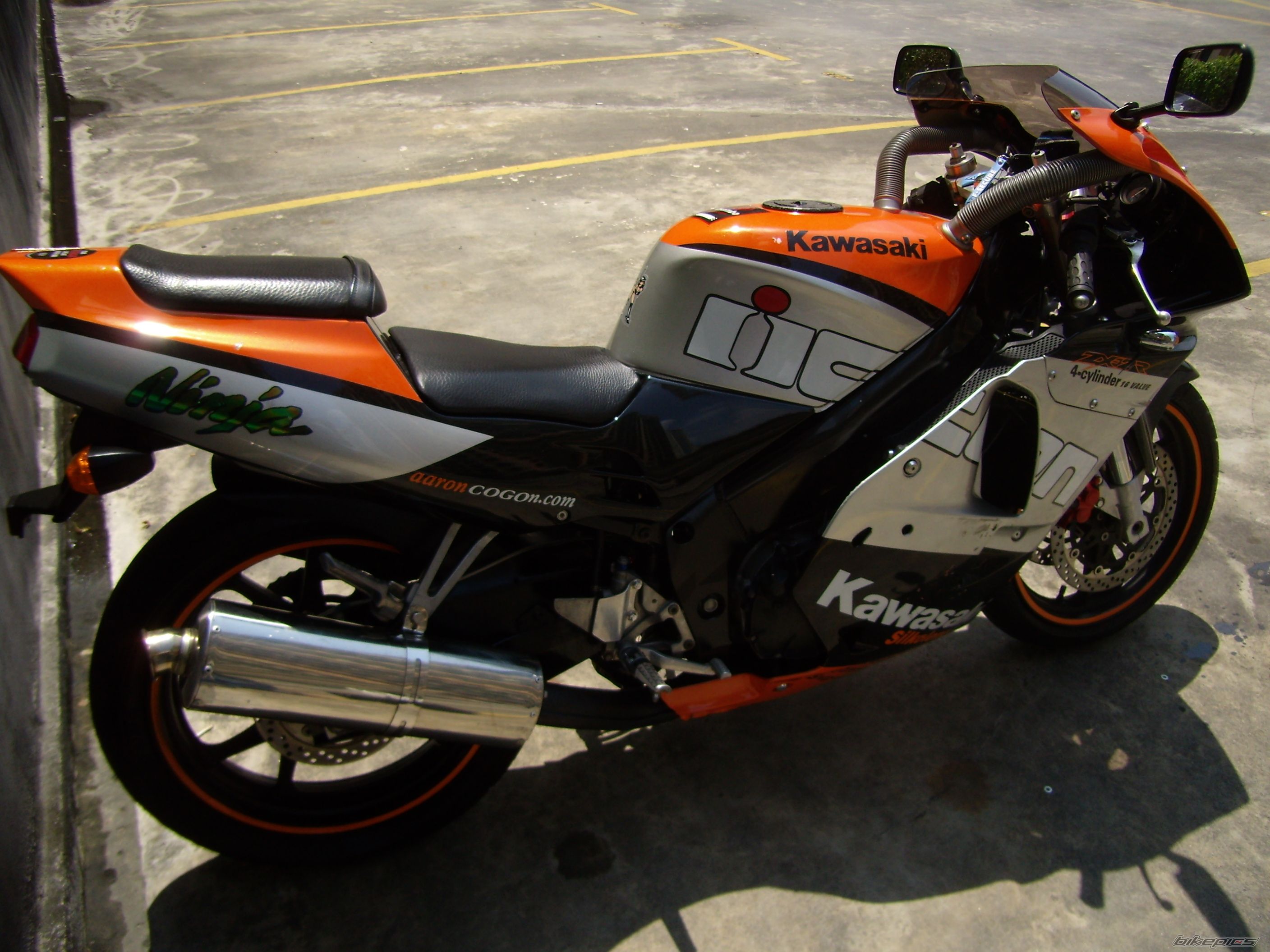 Photo 1545874