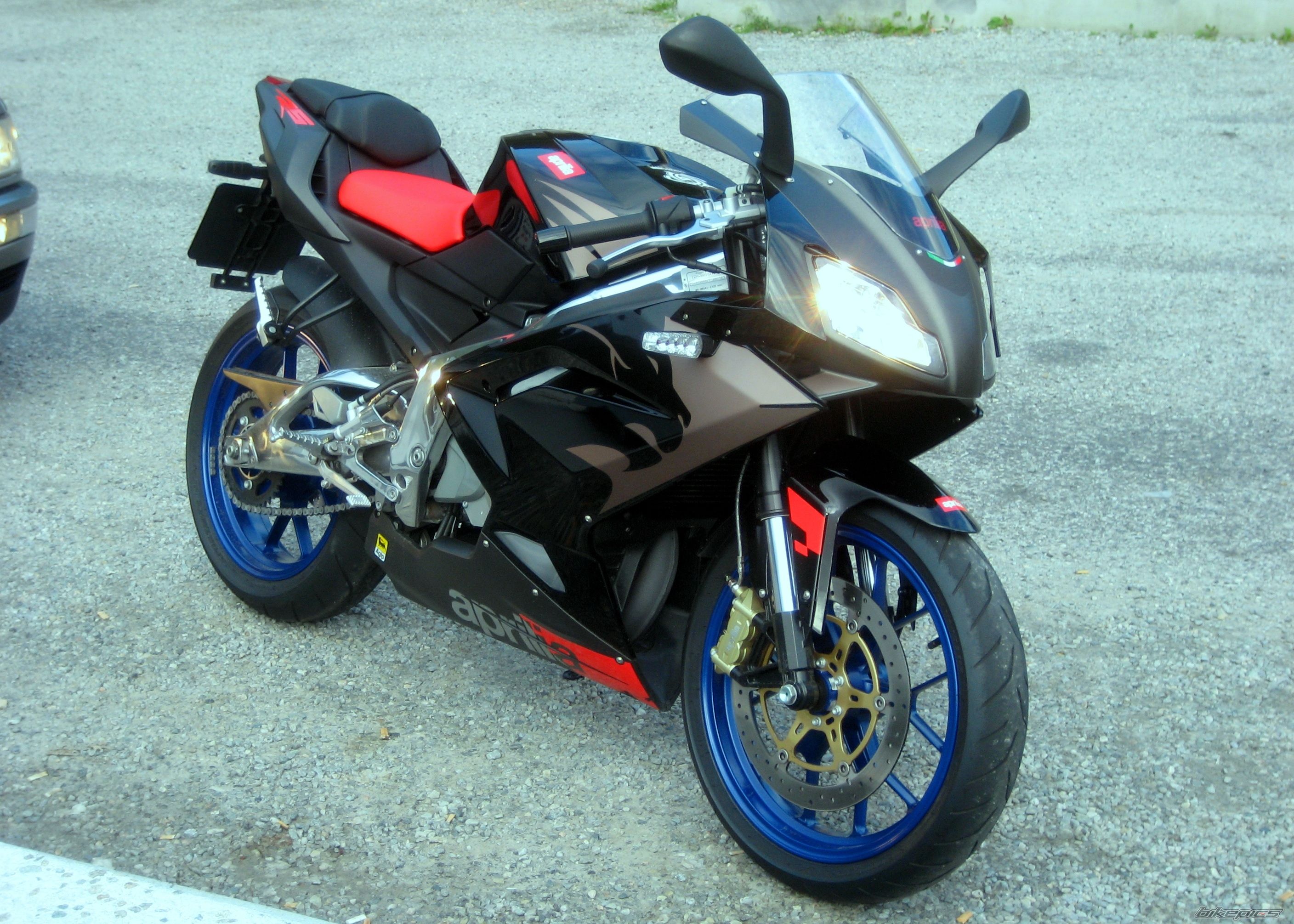 Photo 1545957