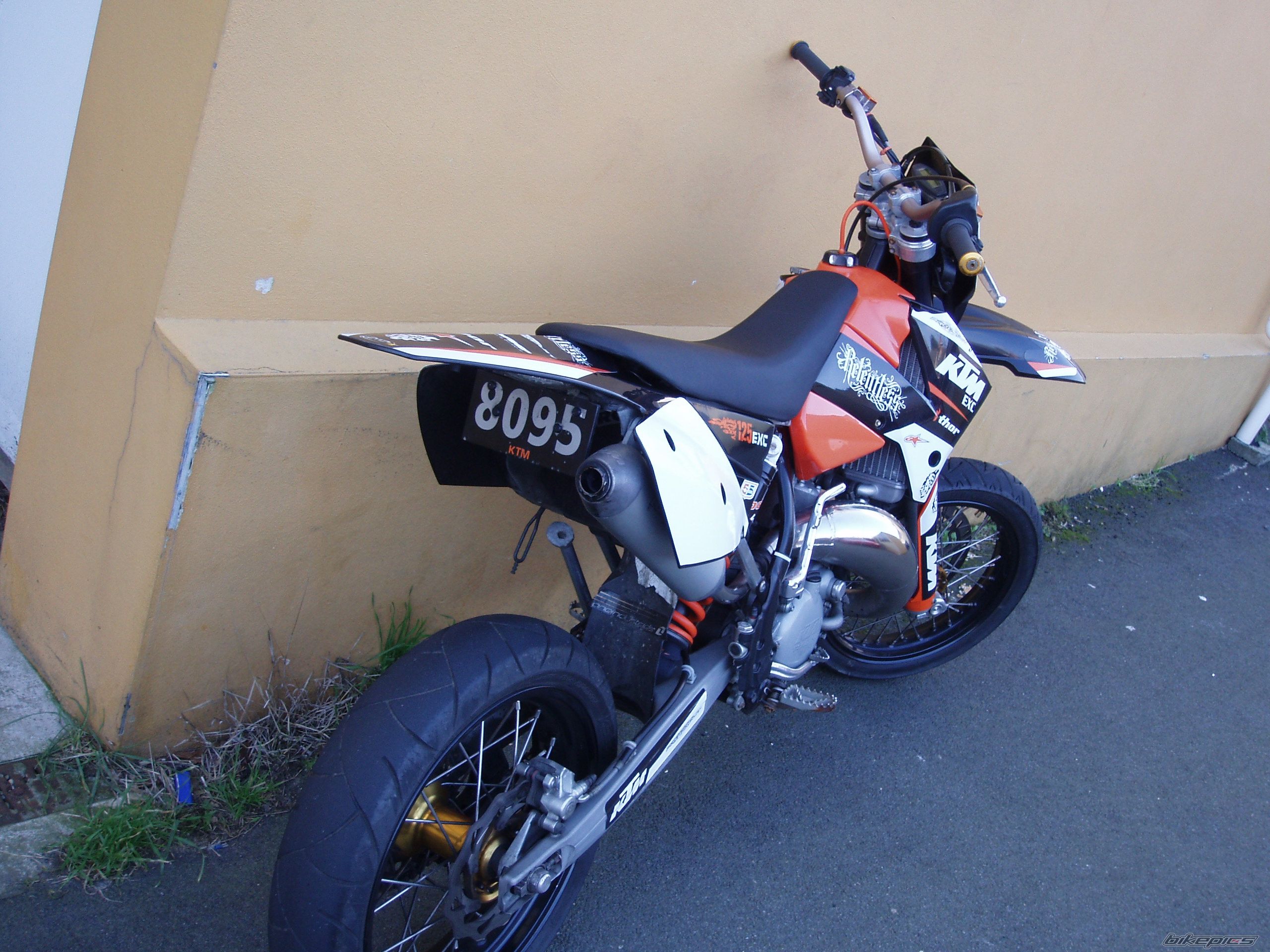 Photo 1547162