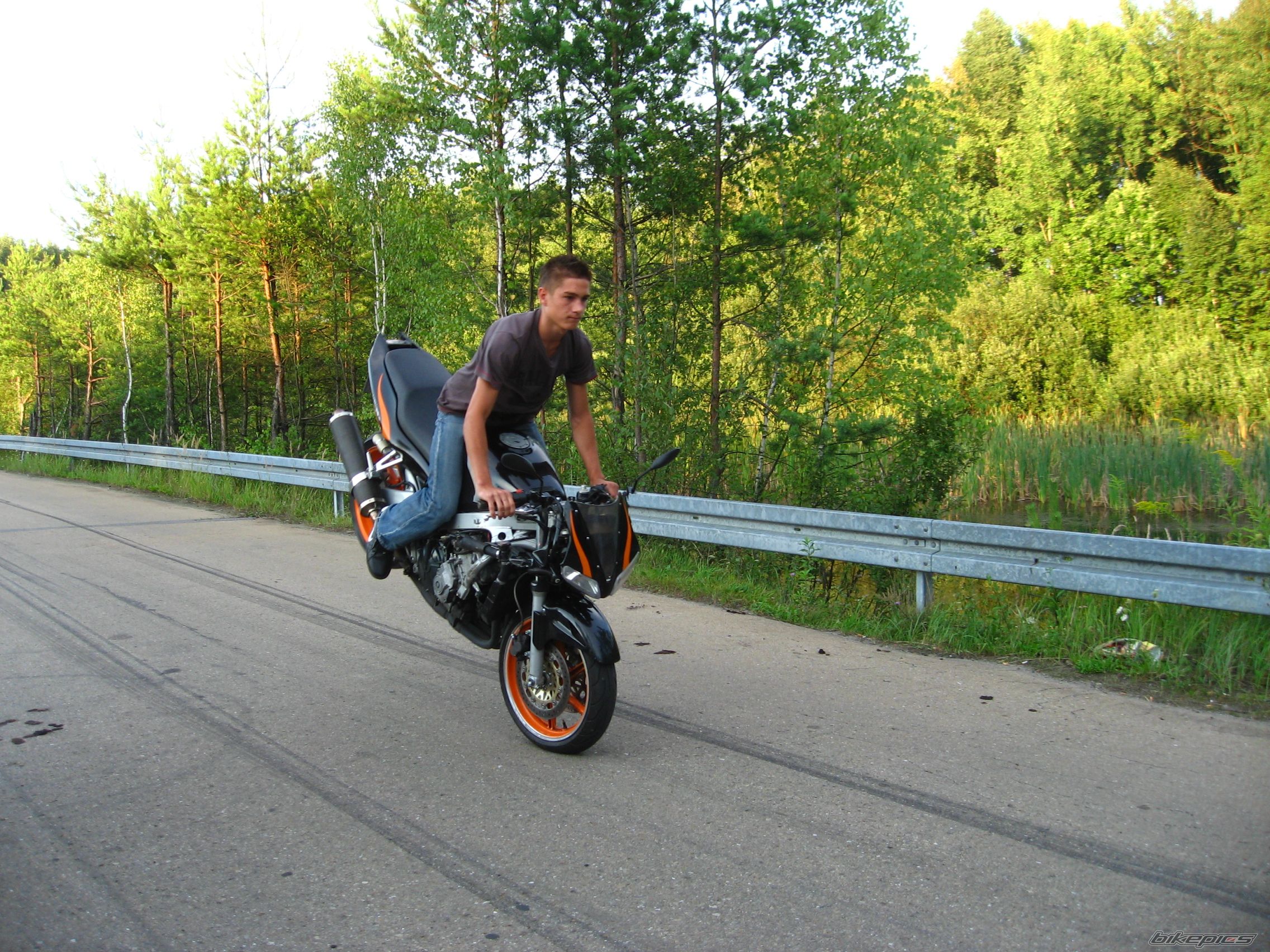 Photo 1548024