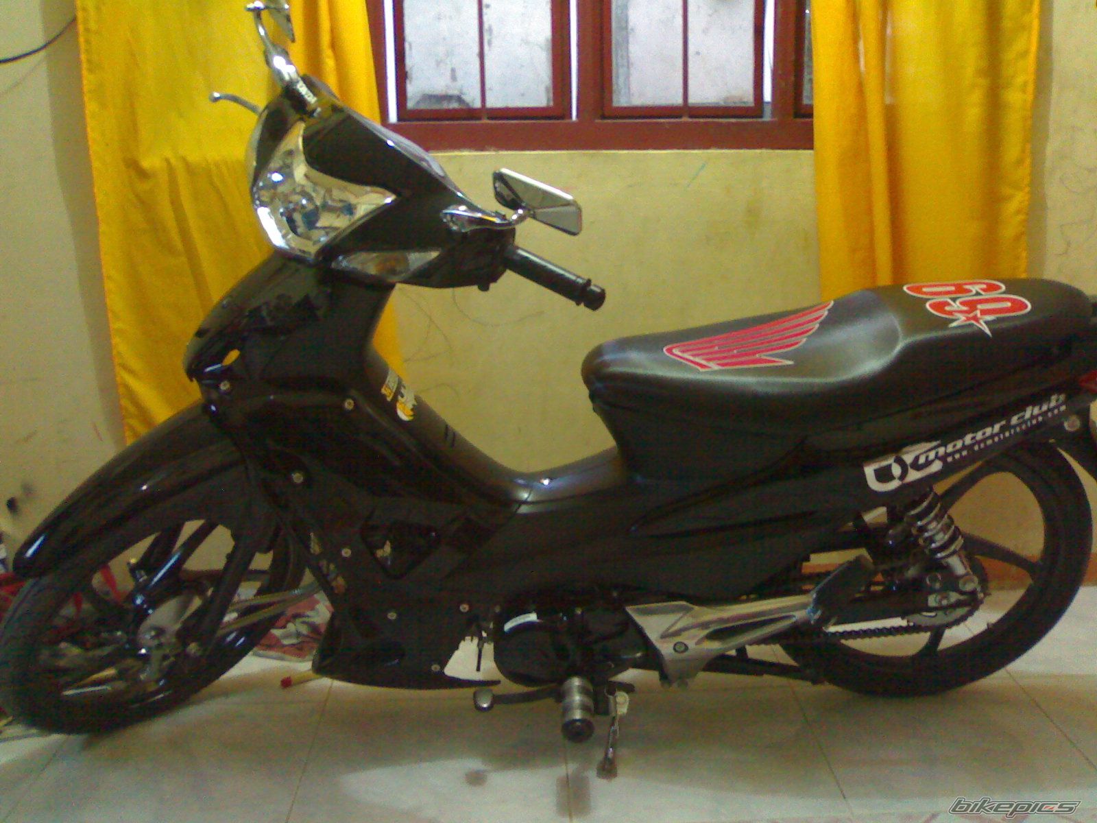 Photo 1548200