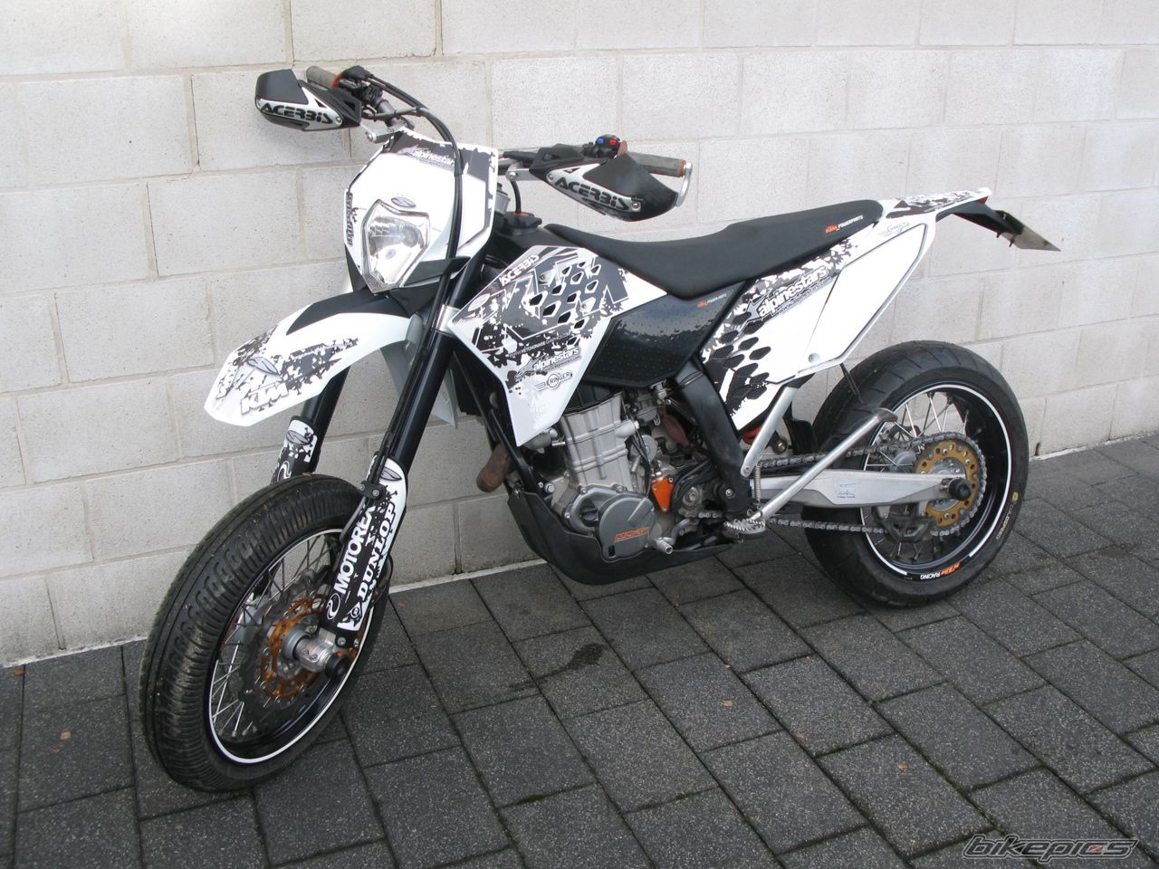 Photo 1548446