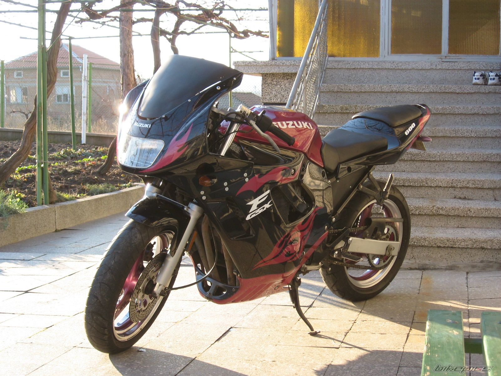 Photo 1549987