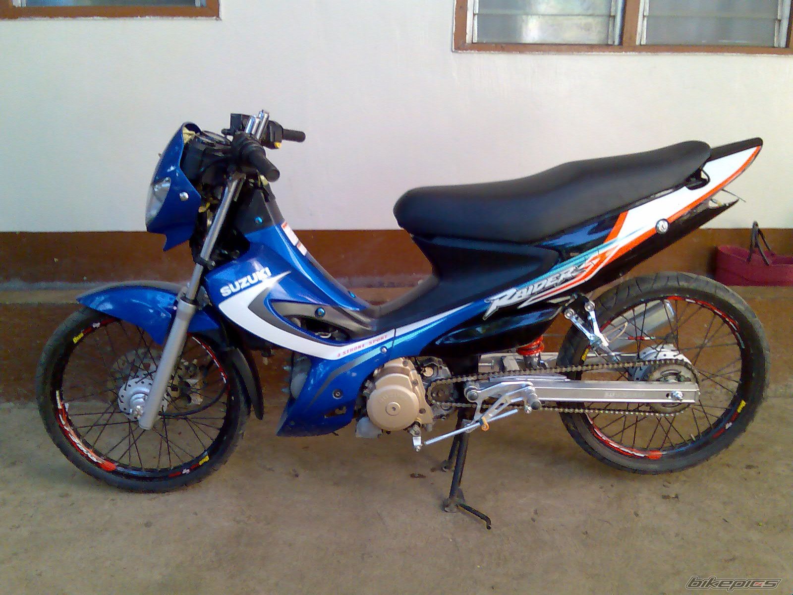 Photo 1550943
