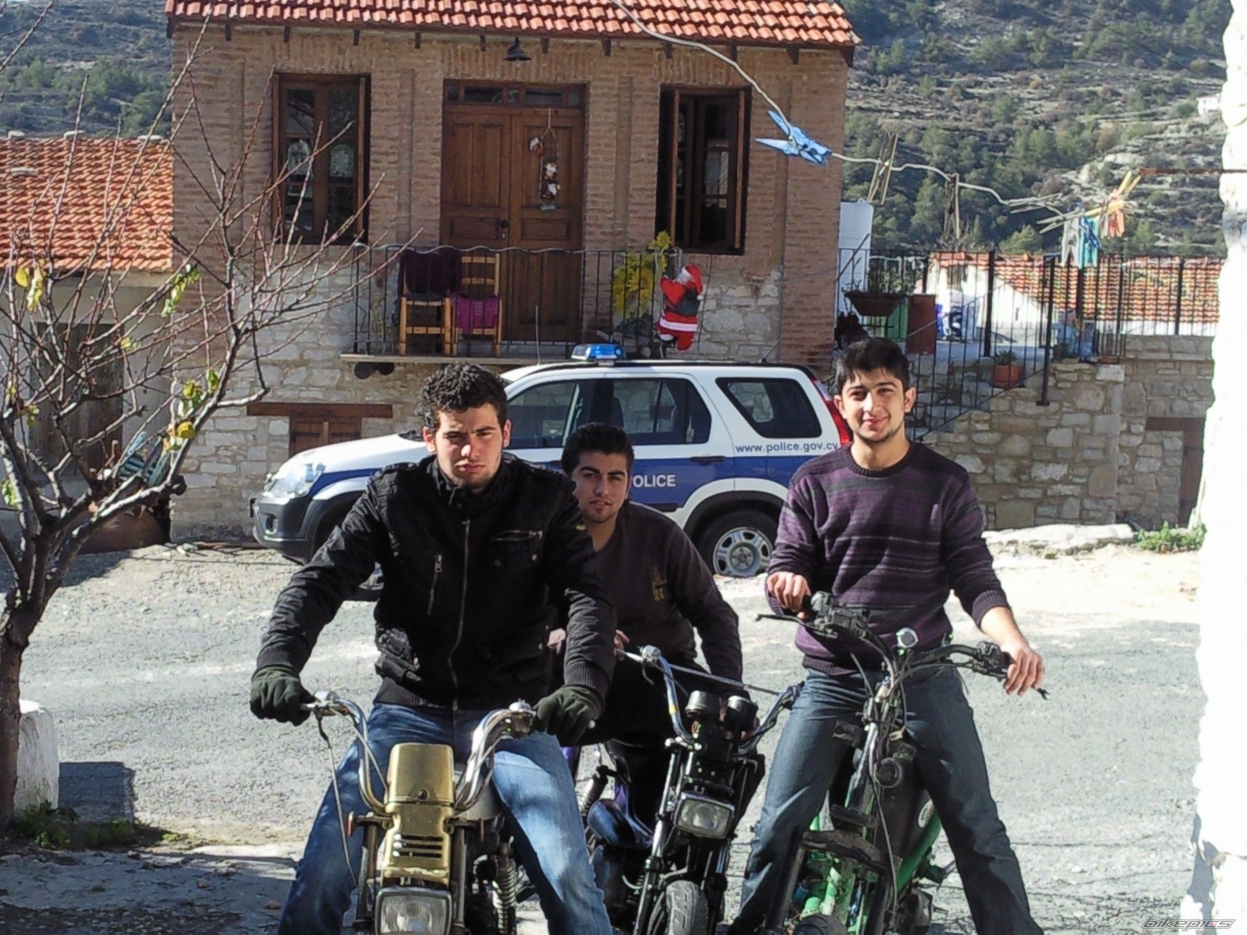 Photo 1550982