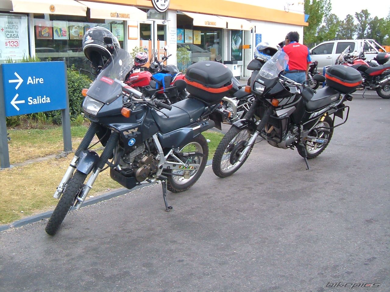 Photo 1551008