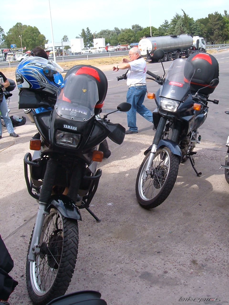 Photo 1551025