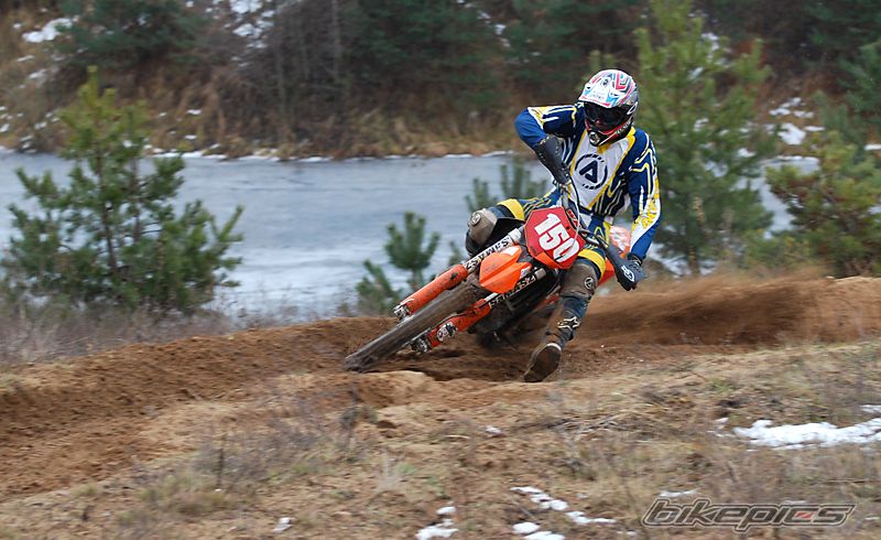 Photo 1551049