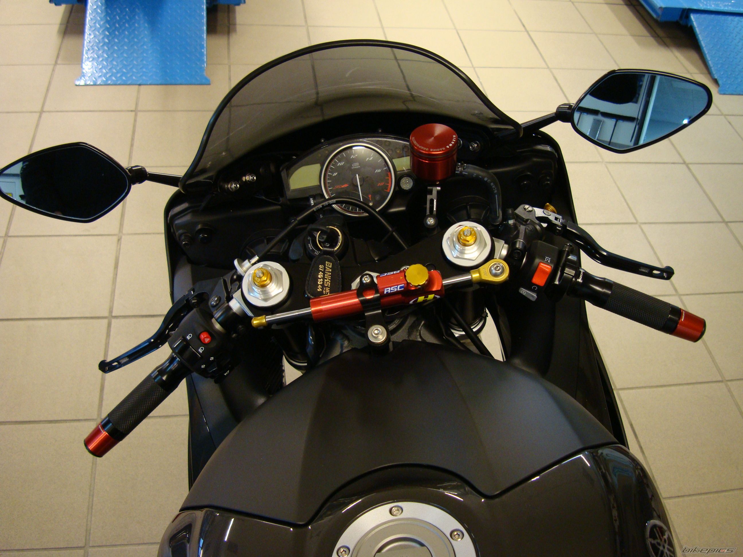 Photo 1551155